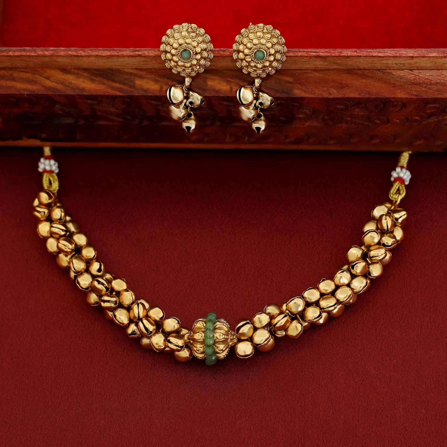 Narmada Ghungroo Short Neckpiece With Earring - Image 3