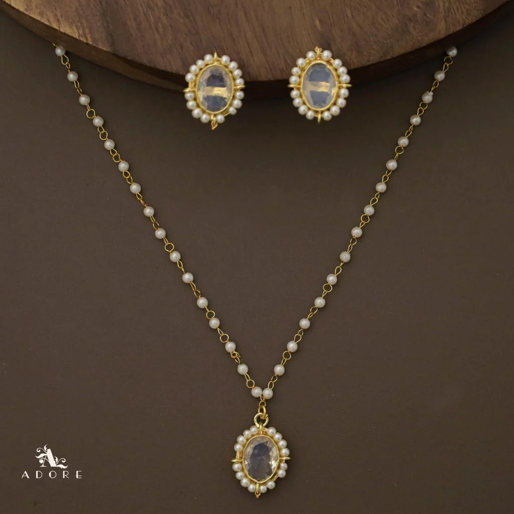 Nasmiya Cluster Pearl Glossy Oval Neckpiece With Stud - Image 21