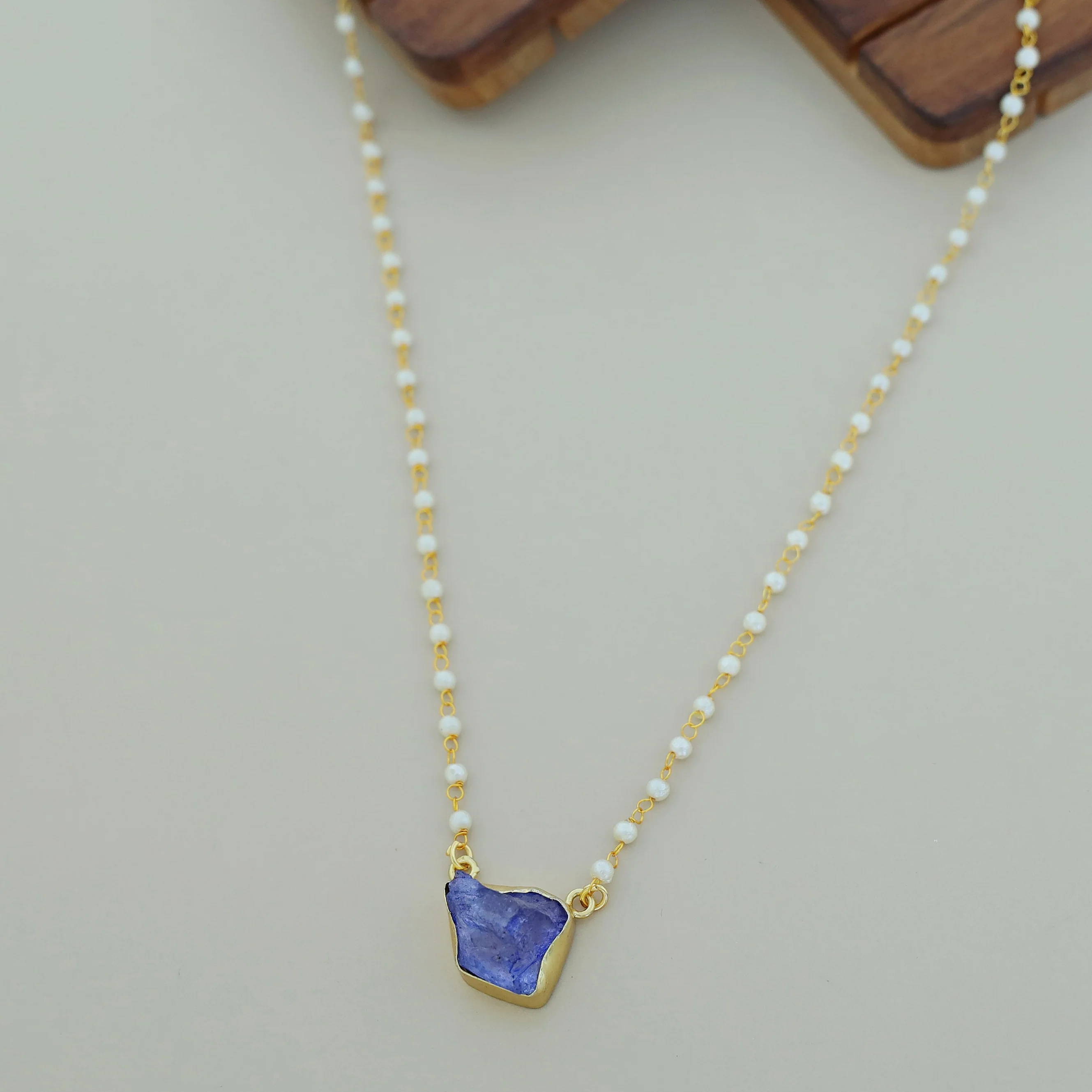 Nasmiya Dyed Stone Neckpiece - Image 39