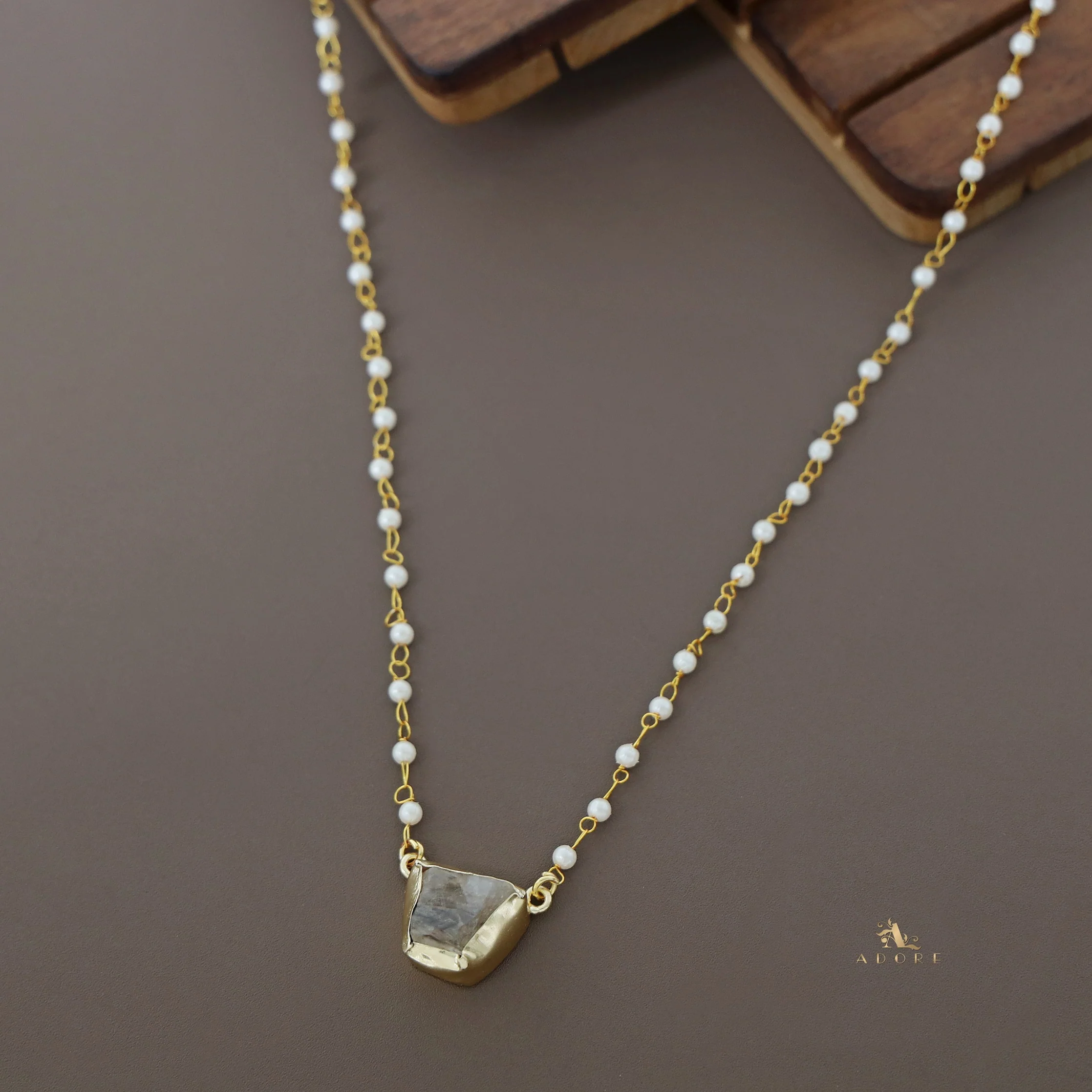 Nasmiya Raw Stone Neckpiece - Image 22