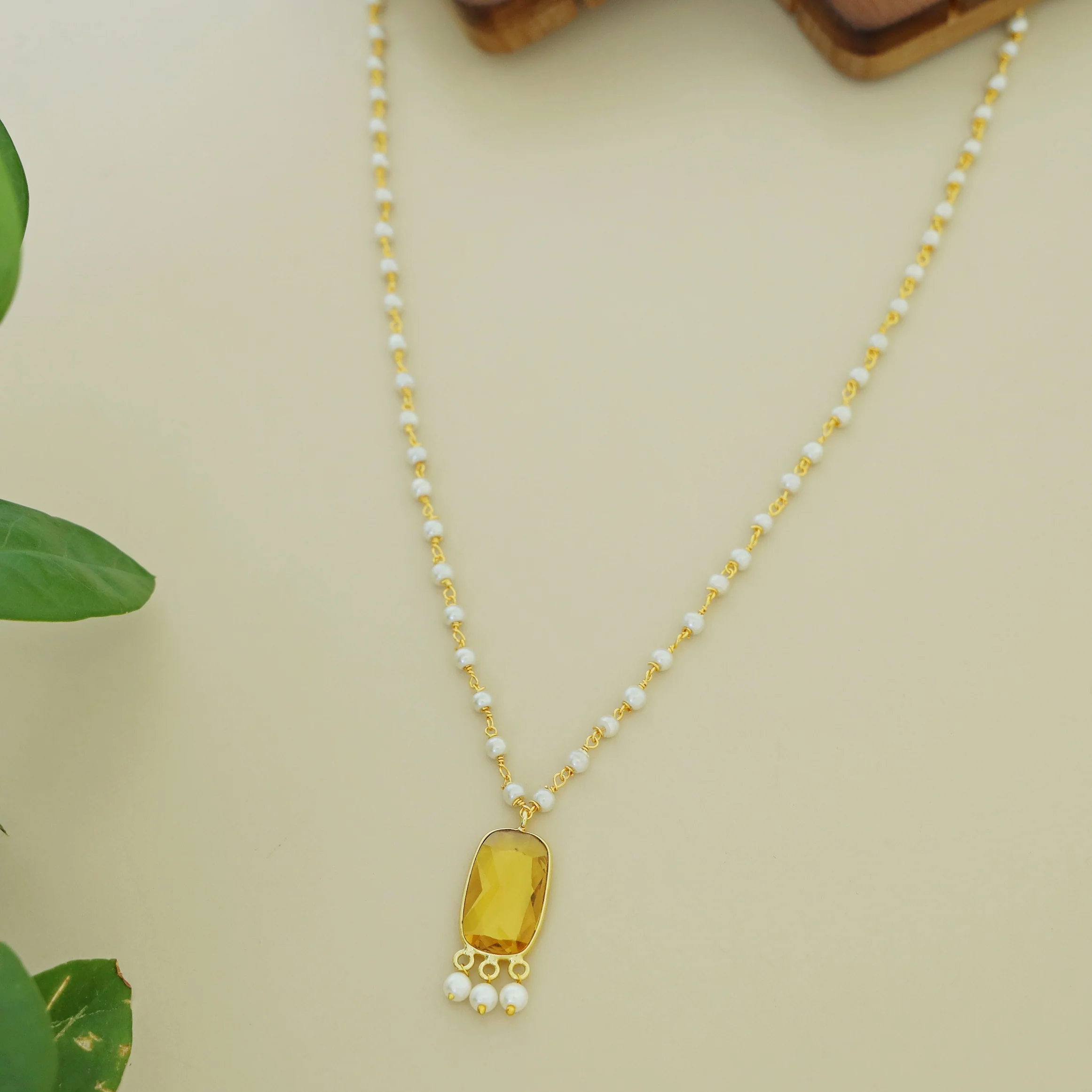 Nasmiya Rectangle Glossy Long Neckpiece - Image 3