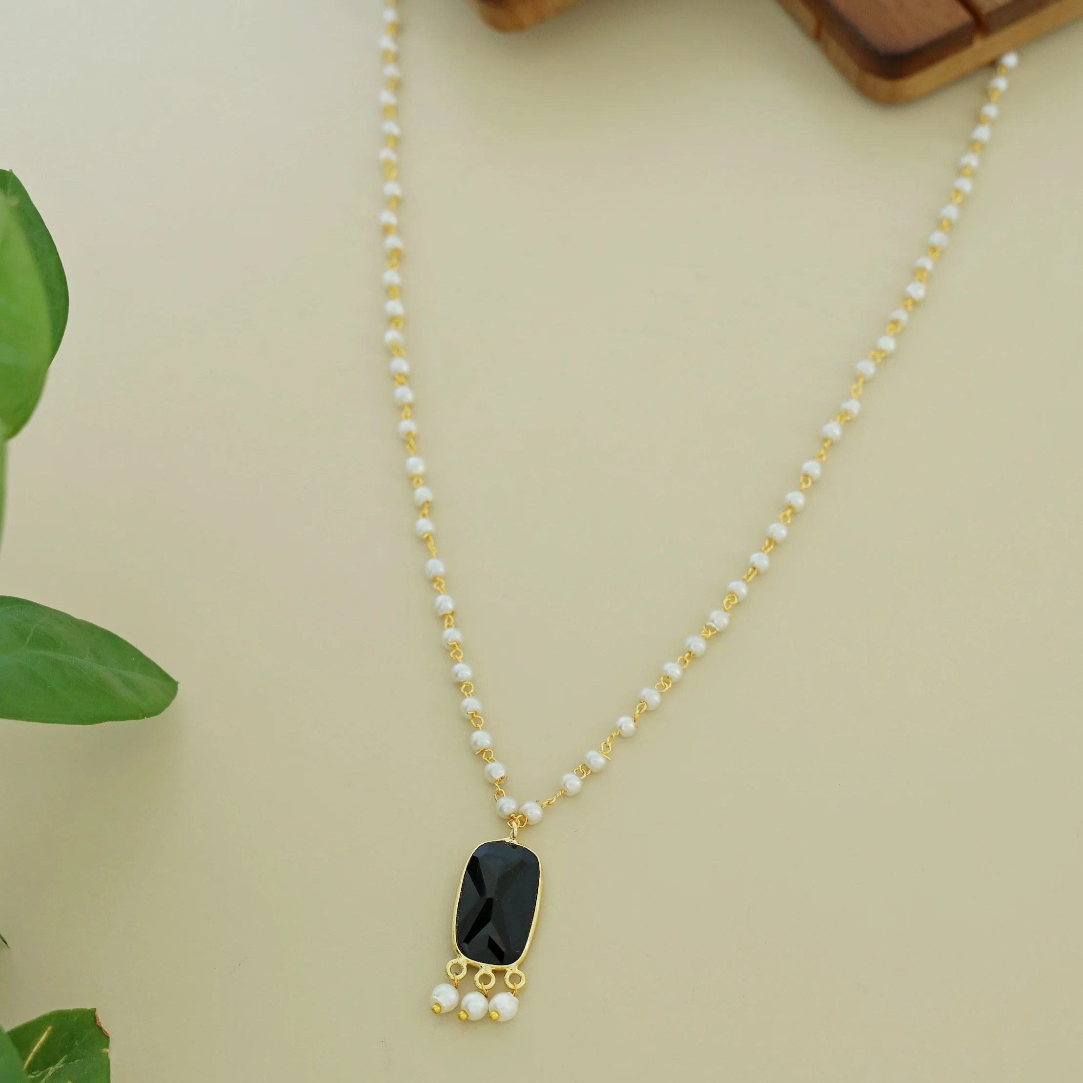 Nasmiya Rectangle Glossy Long Neckpiece - Image 7