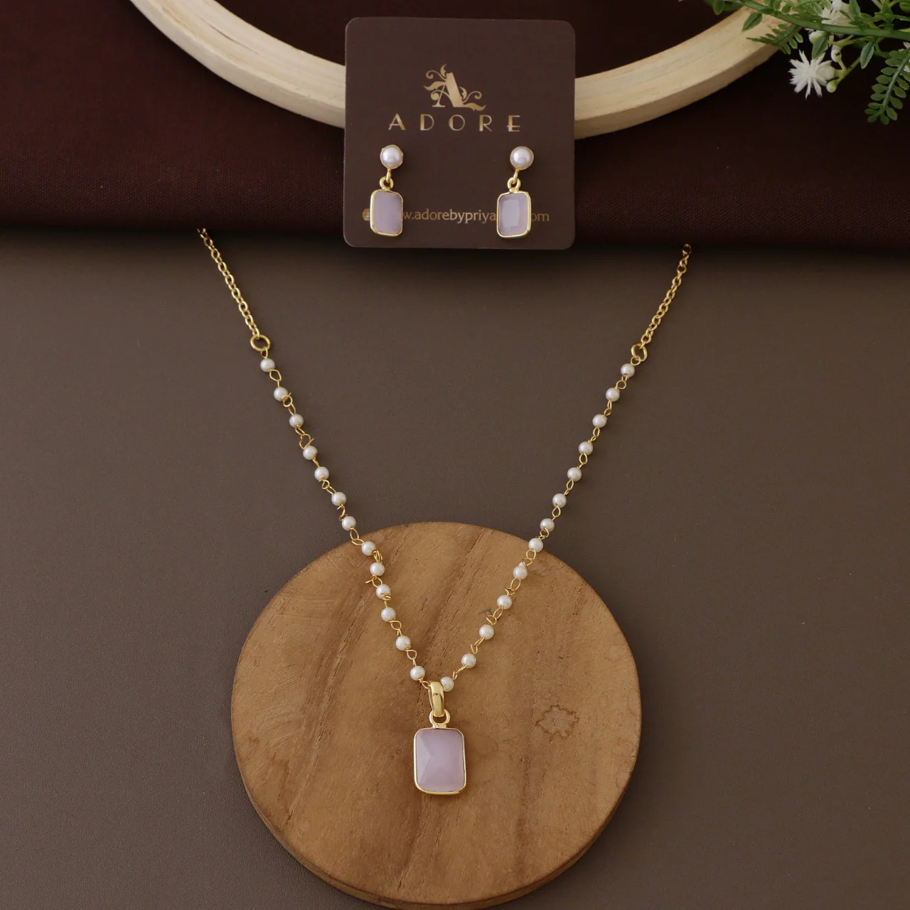 Nasmiya Rectangle Glossy Neckpiece With Earring - Image 16