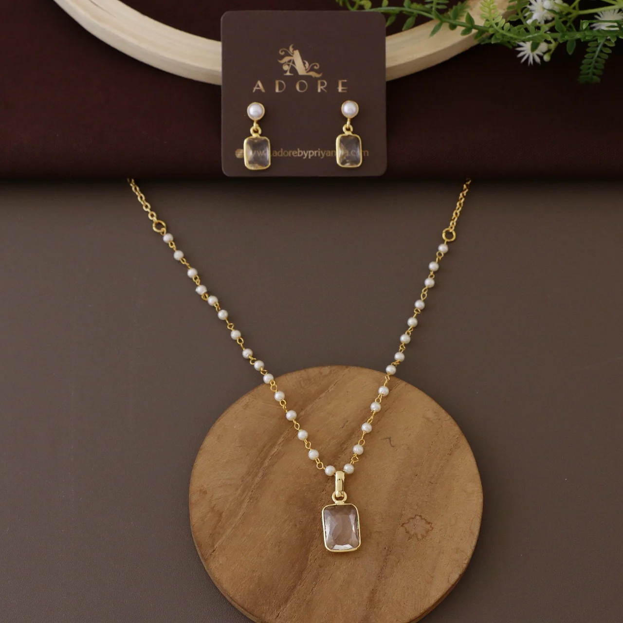 Nasmiya Rectangle Glossy Neckpiece With Earring - Image 17