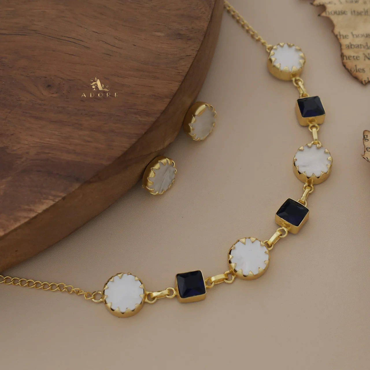 Natasha Round MOP Short Neckpiece / Choker With Stud - Image 11