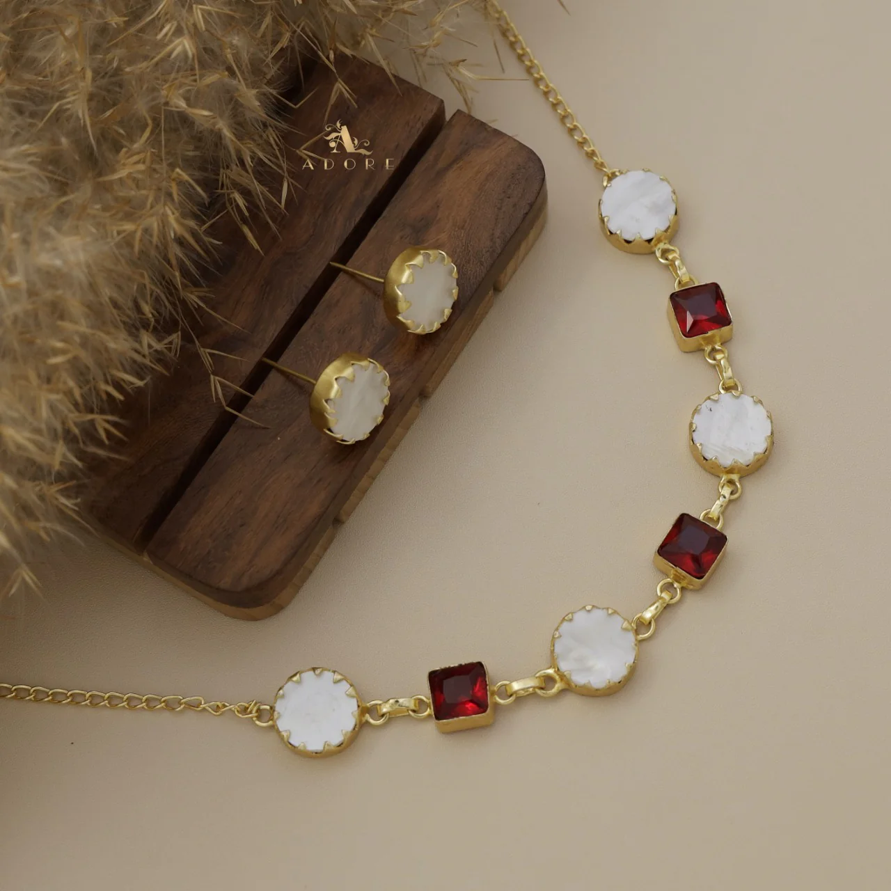 Natasha Round MOP Short Neckpiece / Choker With Stud - Image 3