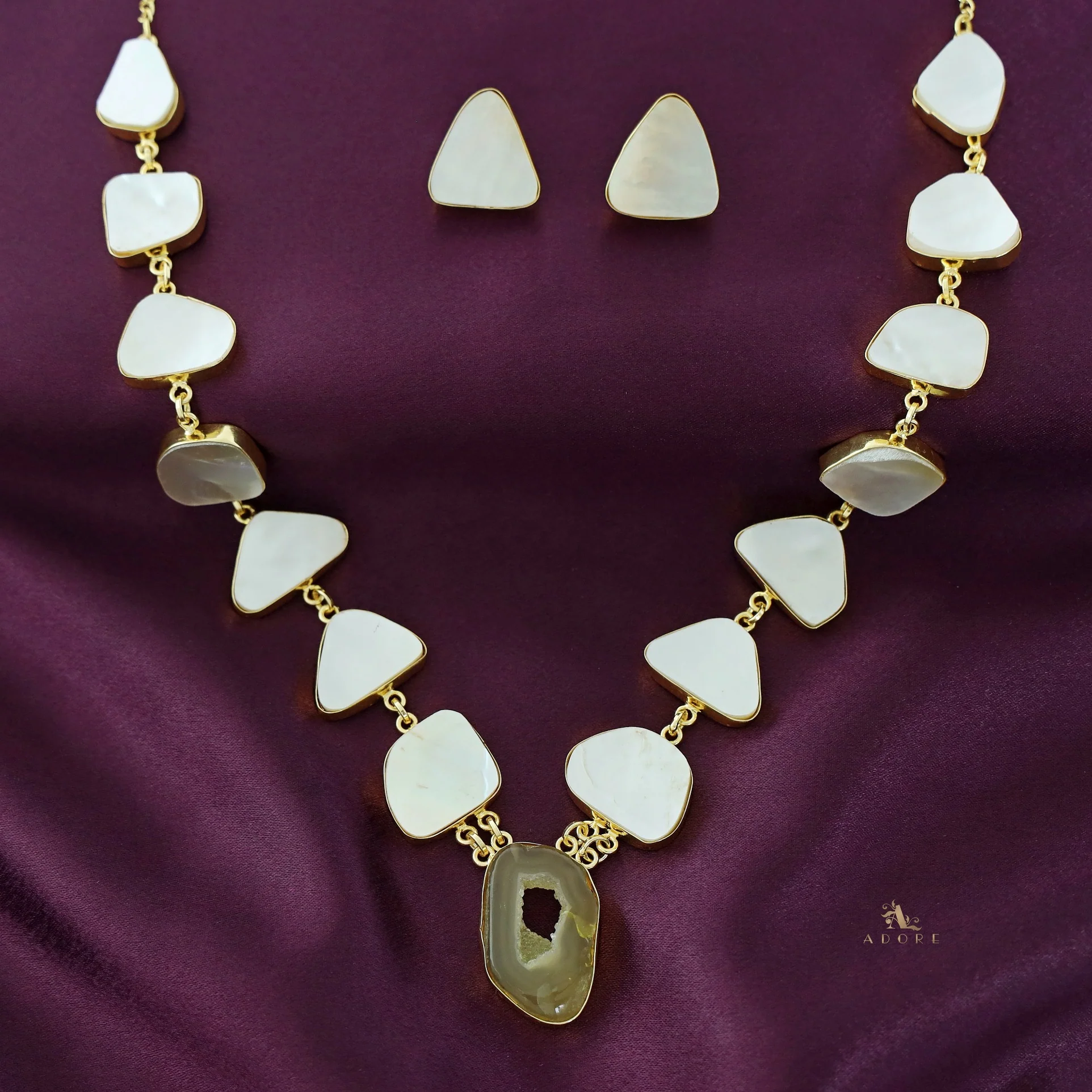 Natural MOP + Agate Stone Neckpiece With Stud - Image 11