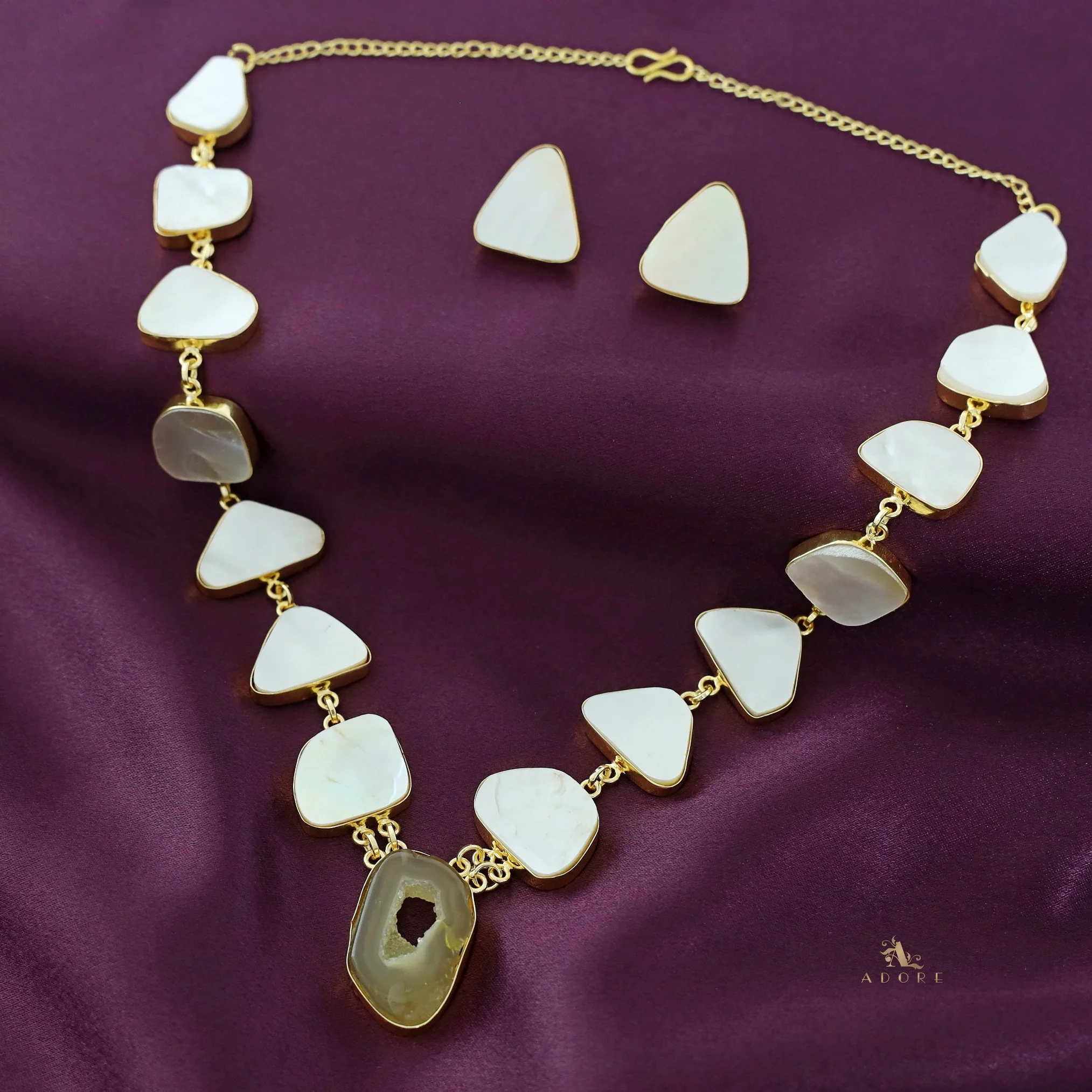 Natural MOP + Agate Stone Neckpiece With Stud - Image 13