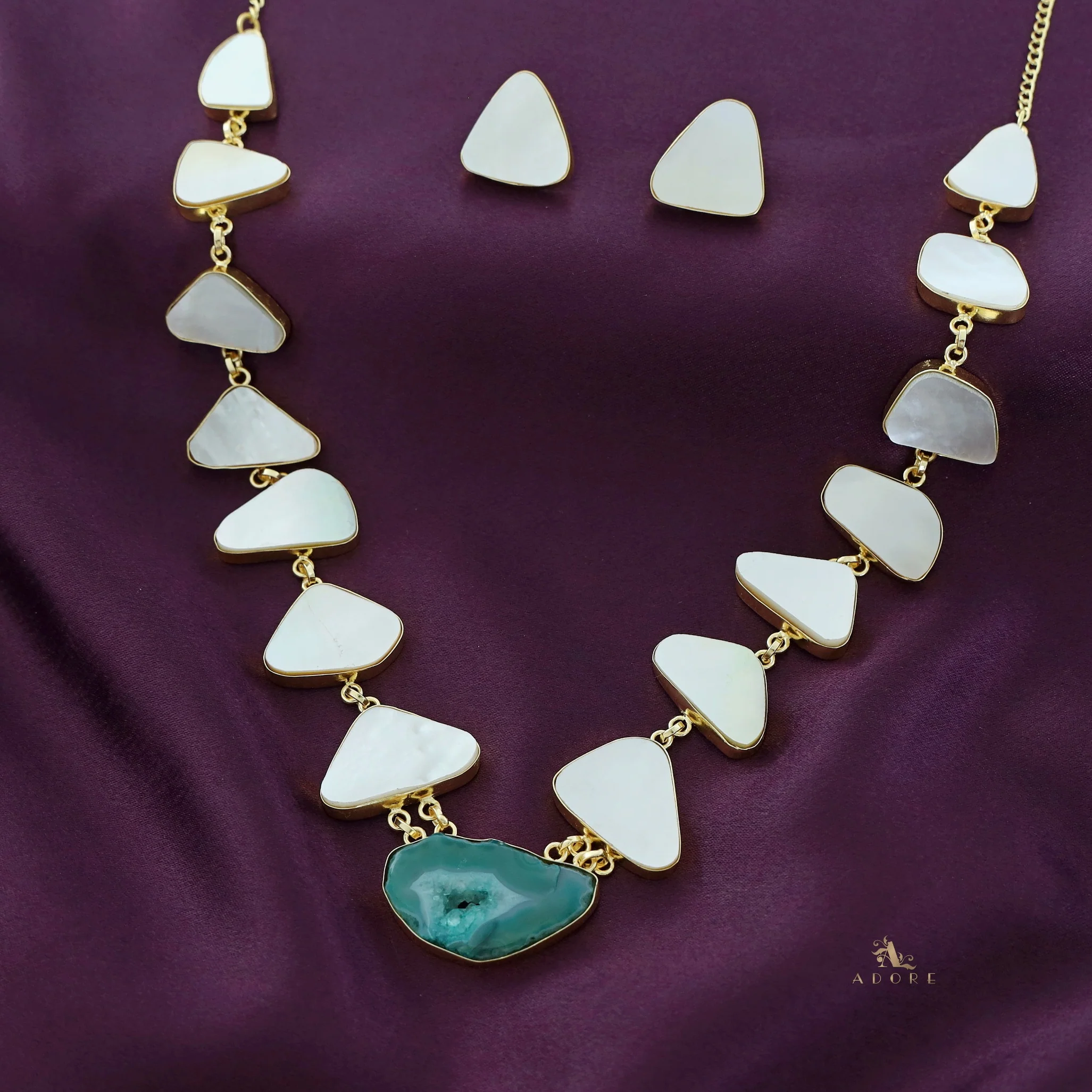 Natural MOP + Agate Stone Neckpiece With Stud - Image 2