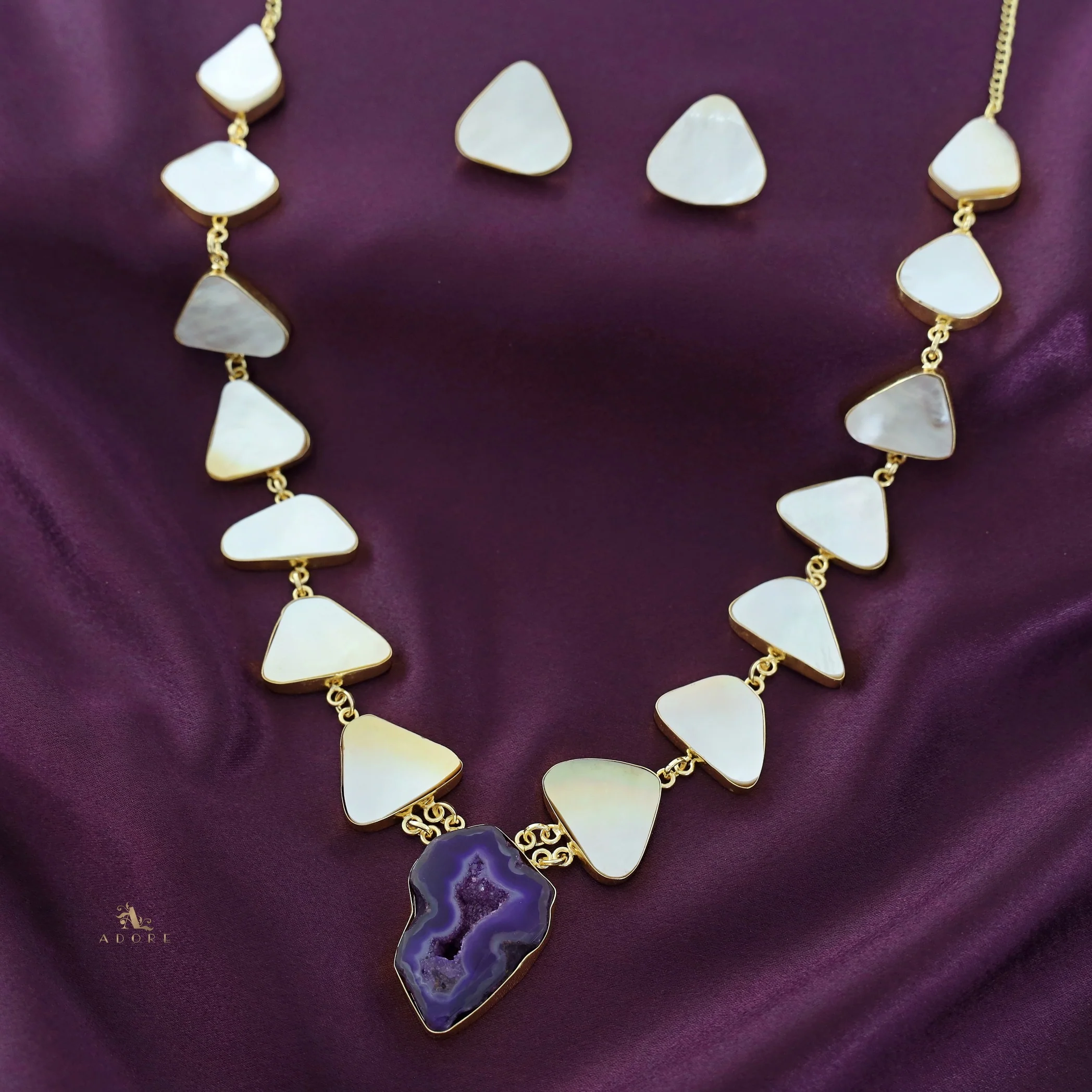 Natural MOP + Agate Stone Neckpiece With Stud - Image 4