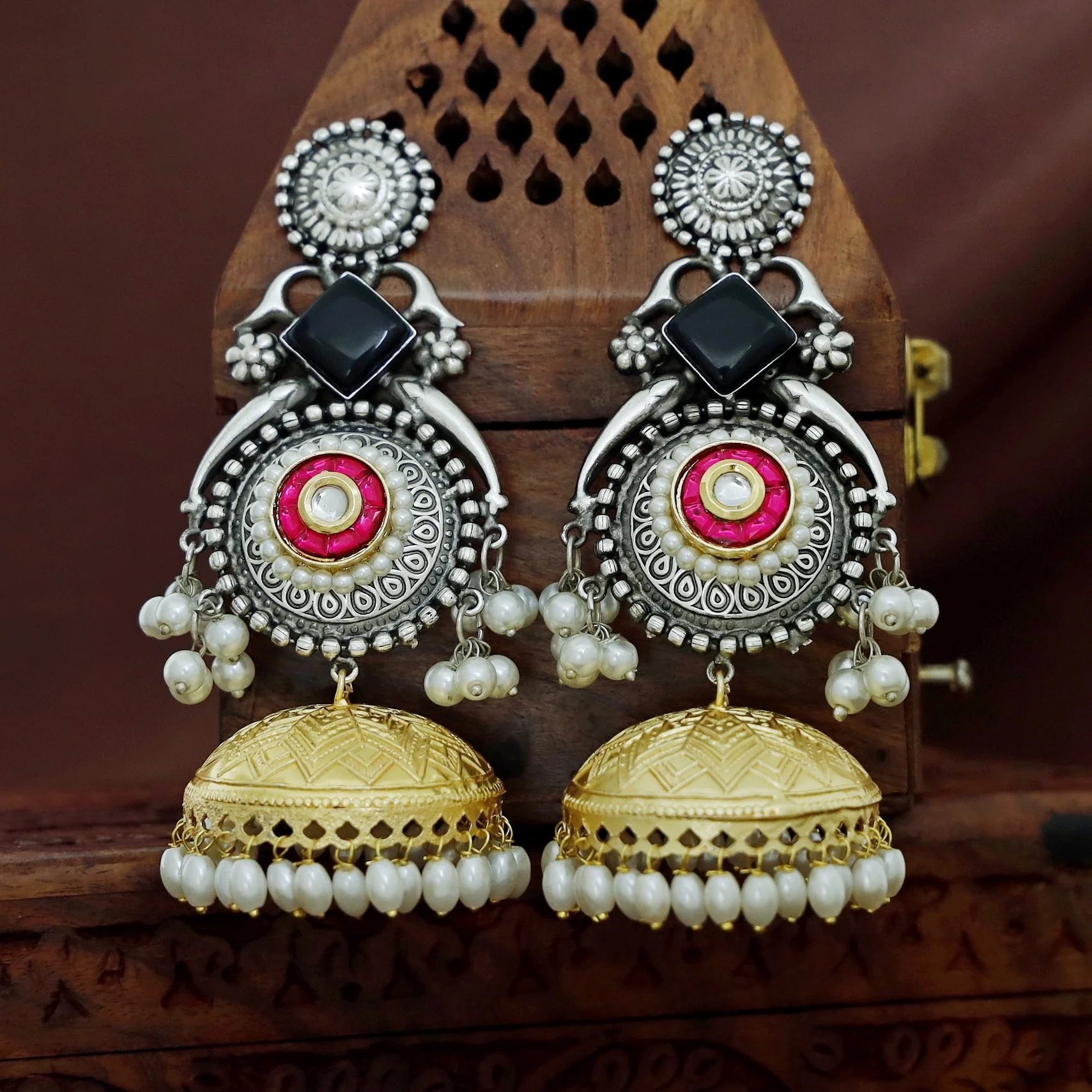 Nayanika Kashmiri Dual Tone Glossy Pearl Jhumka - Image 12