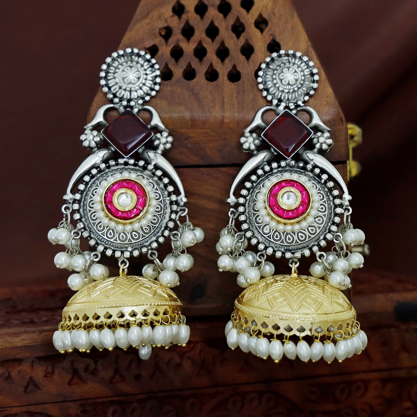 Nayanika Kashmiri Dual Tone Glossy Pearl Jhumka - Image 7