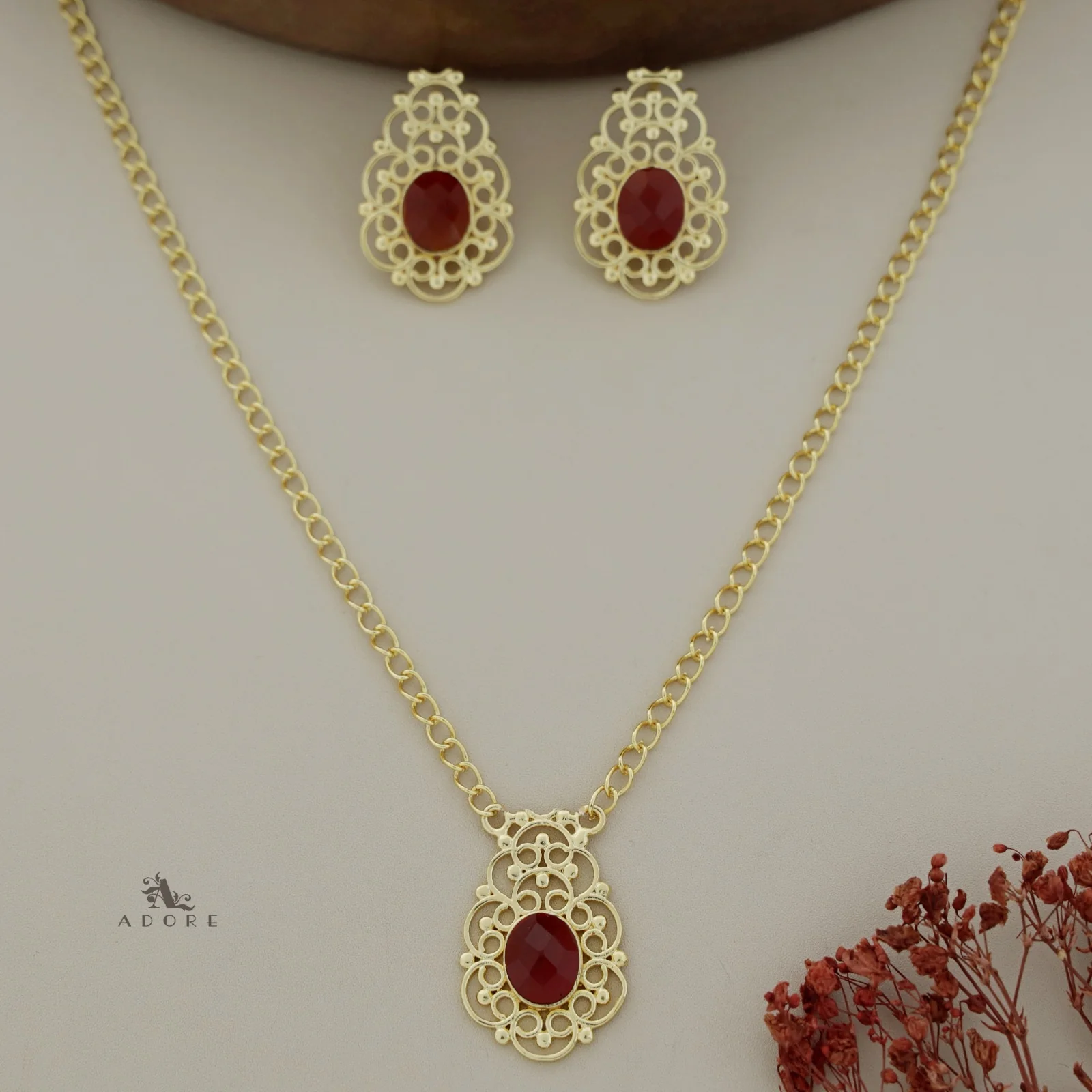 Nayika Glossy Oval Neckpiece With Earring - Image 3