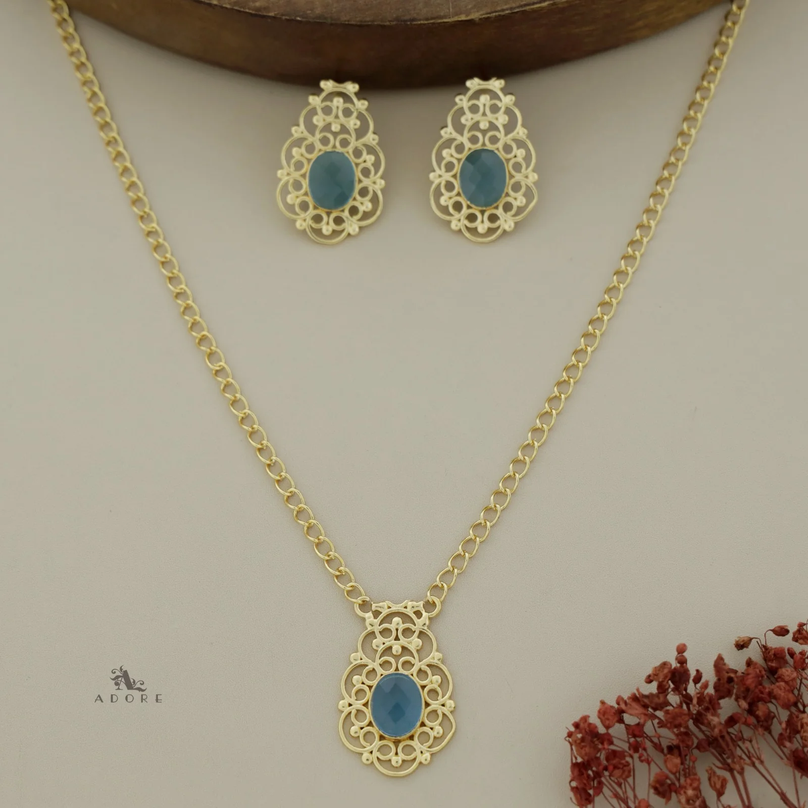 Nayika Glossy Oval Neckpiece With Earring - Image 7