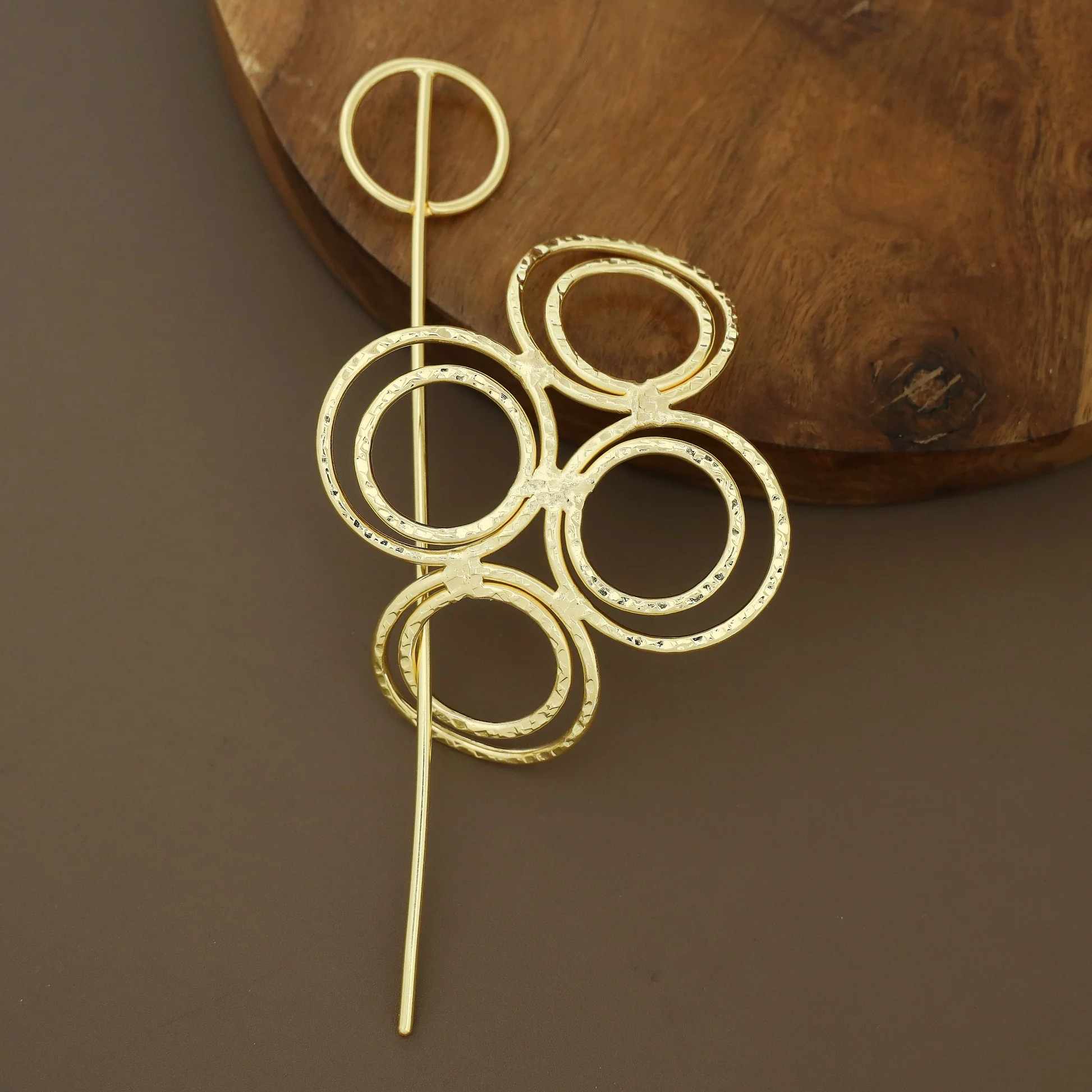 Naysa Tetra Hammered Circle Hair Pin - Image 3