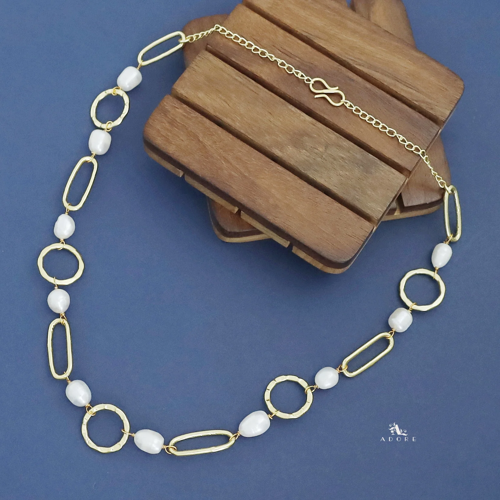 Golden Circle + Oval Pearl Neckpiece - Image 4