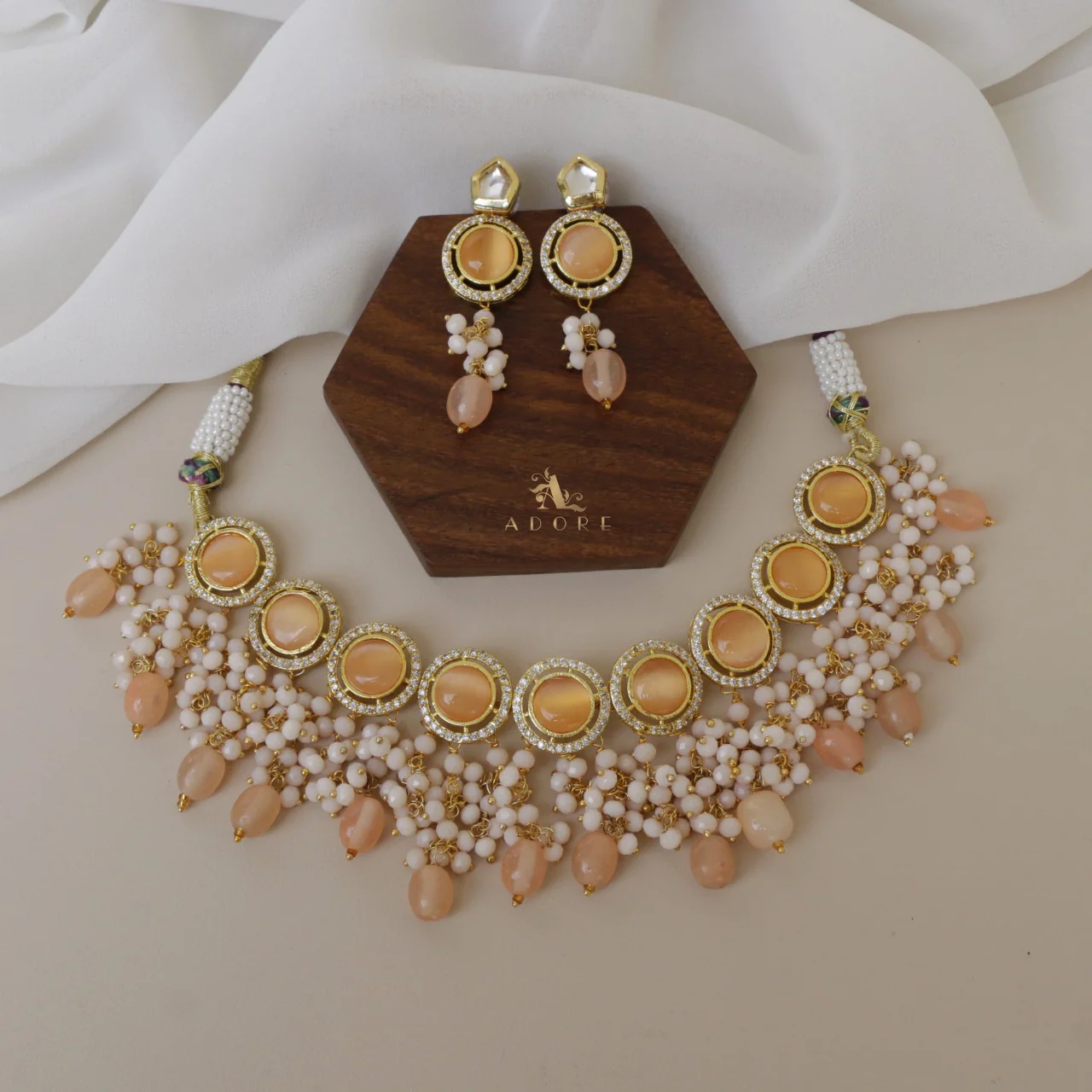 Sakshi  Kundan Neckpiece With Earring - Image 11