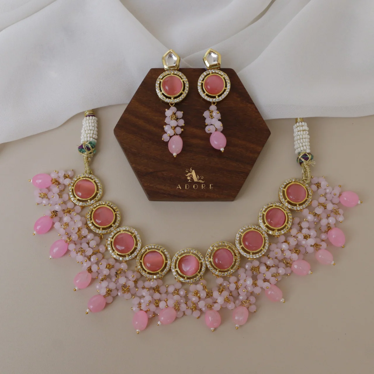 Sakshi  Kundan Neckpiece With Earring - Image 12