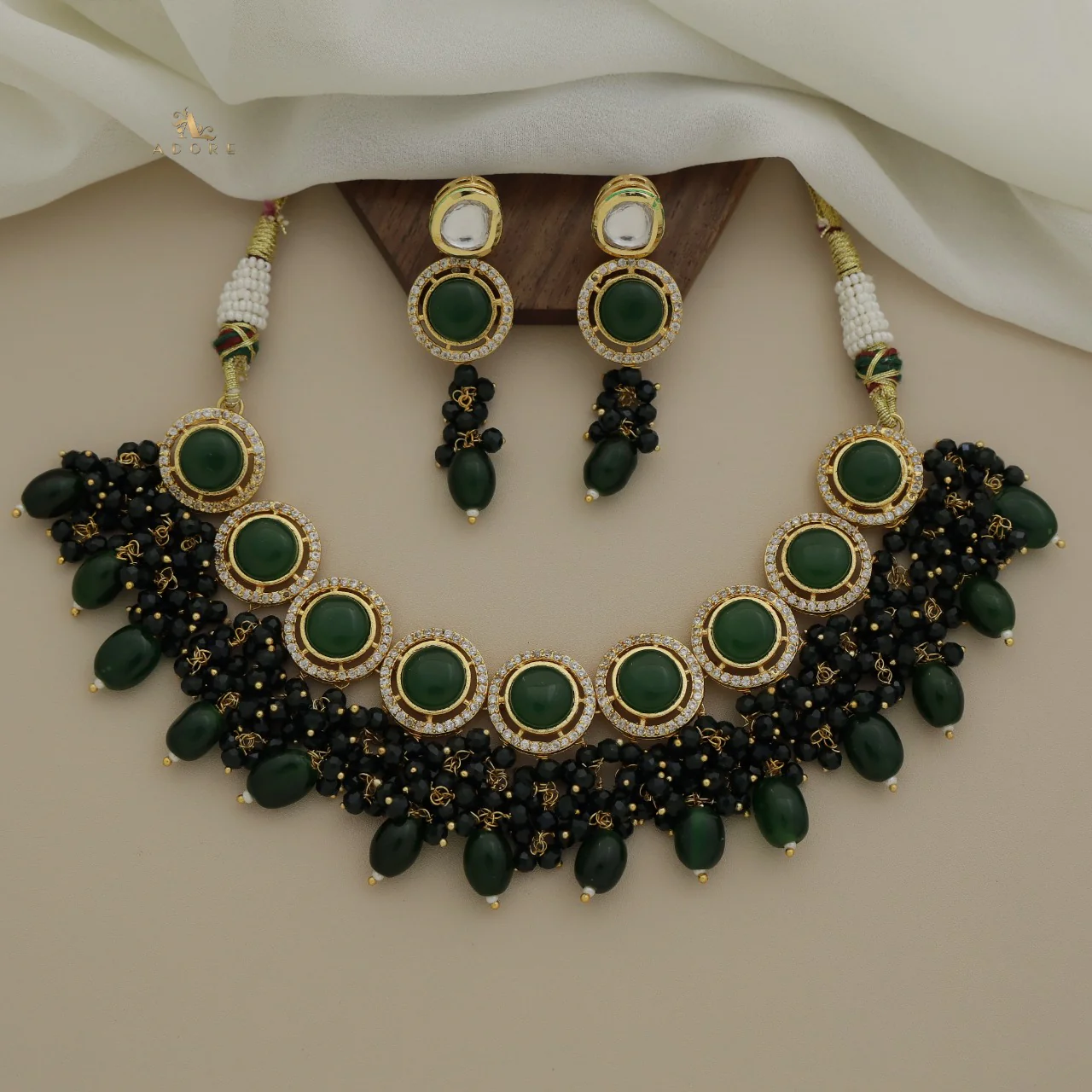 Sakshi  Kundan Neckpiece With Earring - Image 14