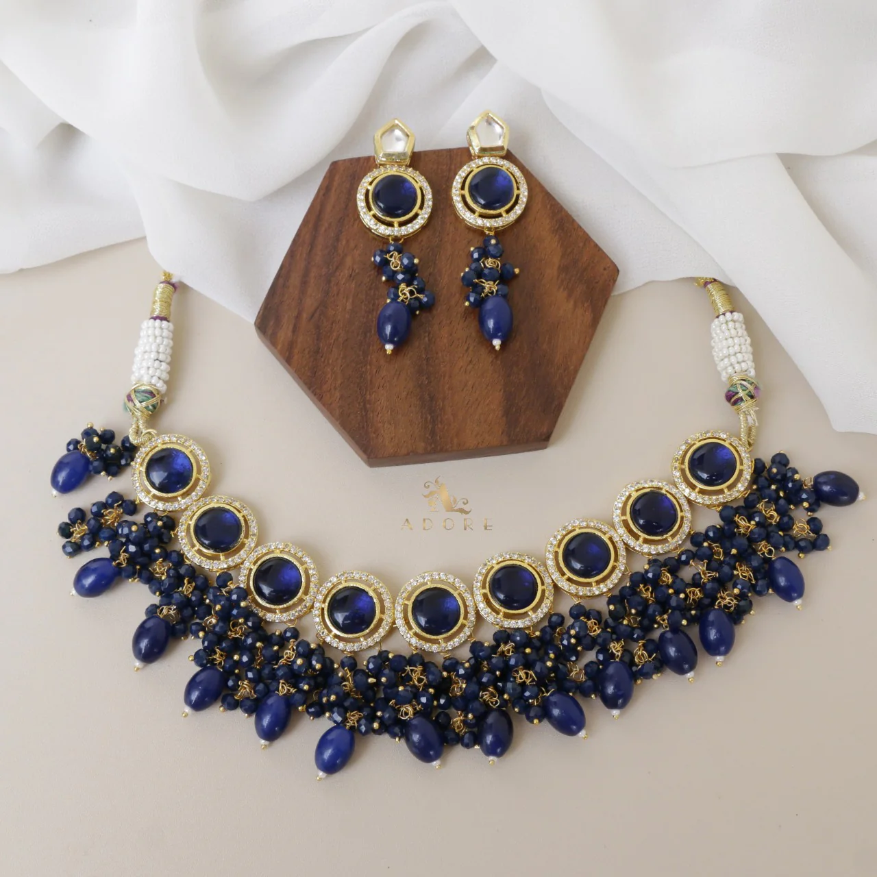 Sakshi  Kundan Neckpiece With Earring - Image 5