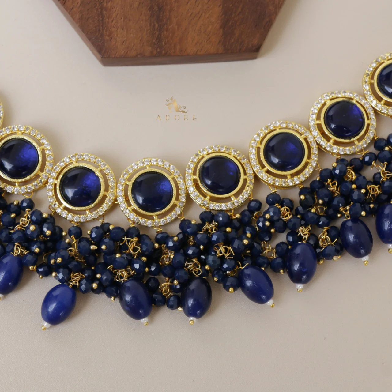 Sakshi  Kundan Neckpiece With Earring - Image 6