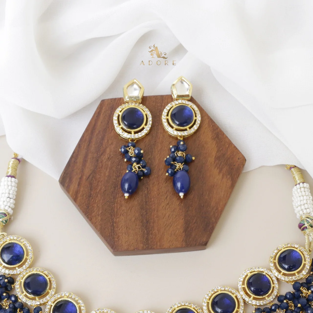 Sakshi  Kundan Neckpiece With Earring - Image 7