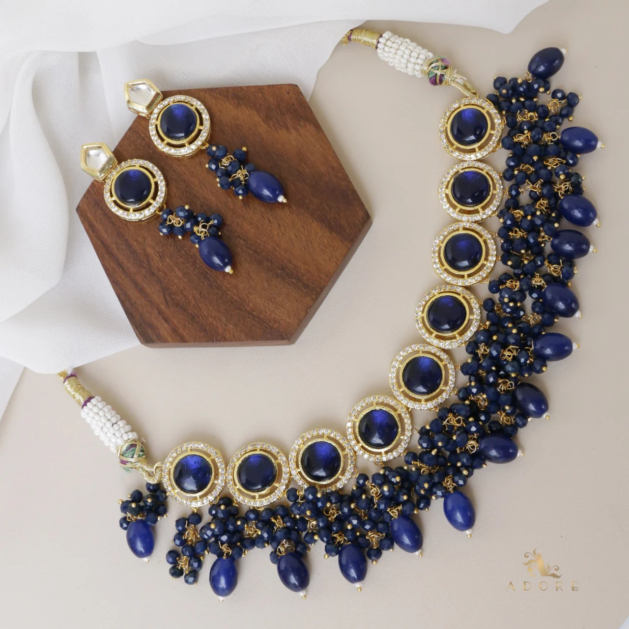Sakshi  Kundan Neckpiece With Earring - Image 8