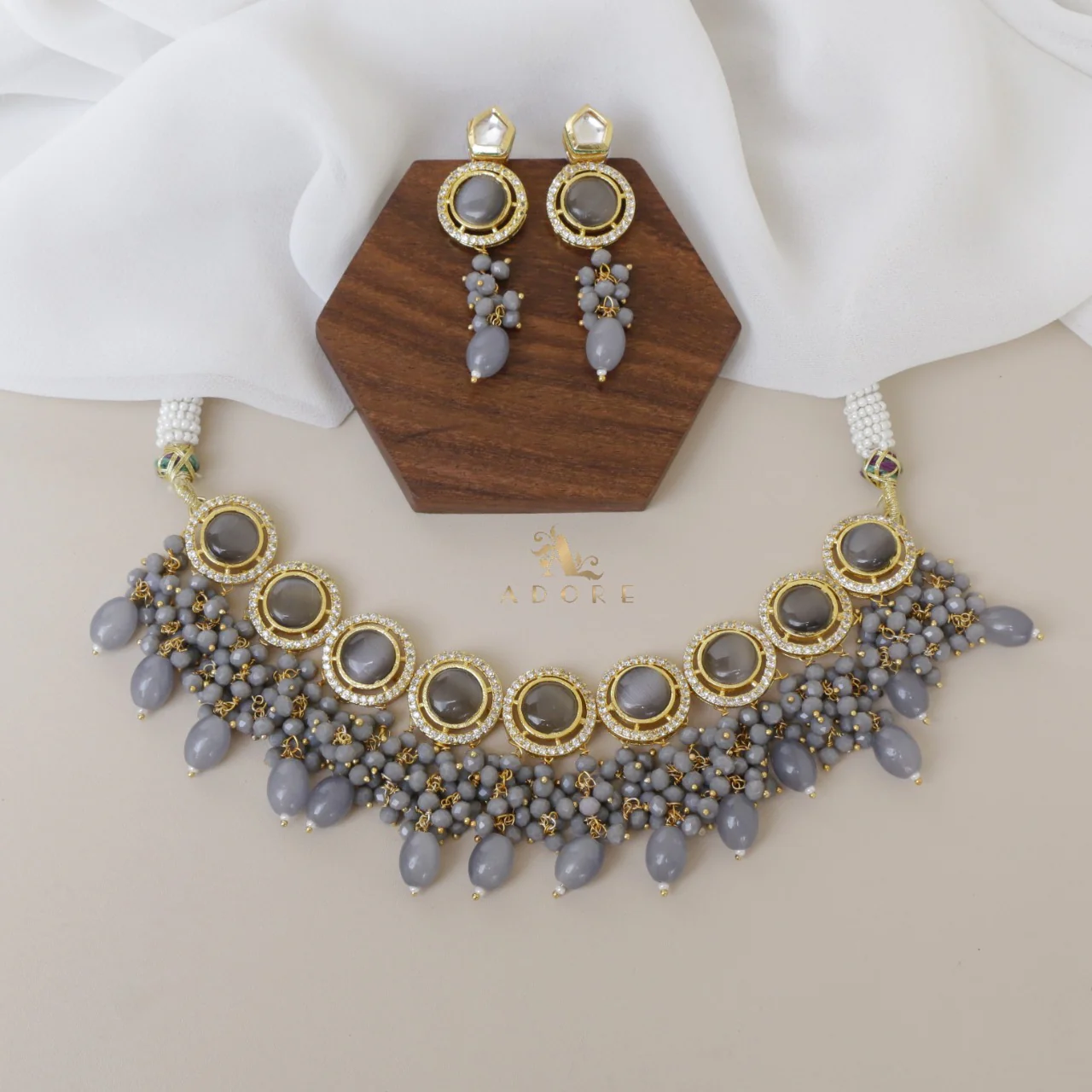 Sakshi  Kundan Neckpiece With Earring - Image 9