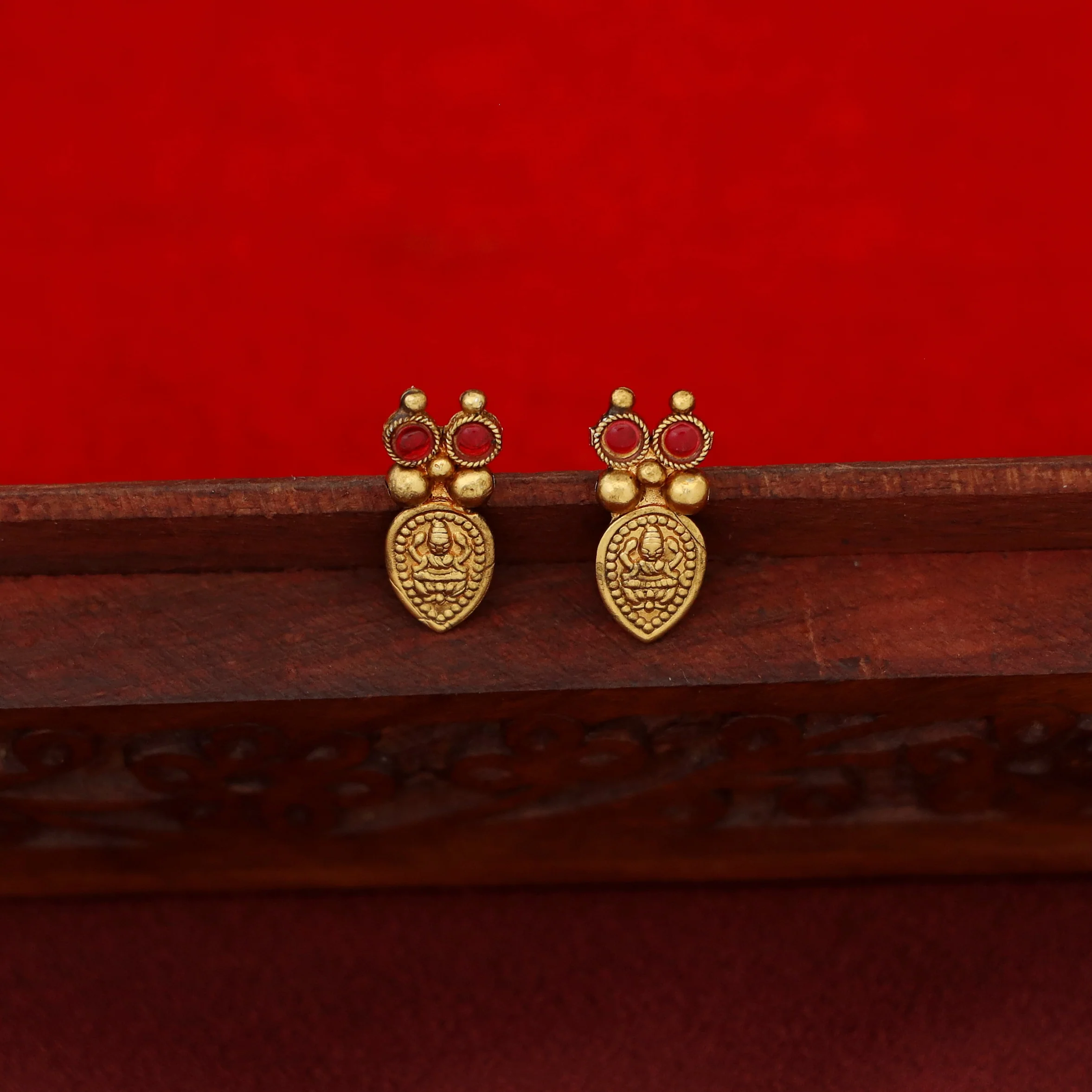 Neesha Devi Drop Golden Ball Short Neckpiece With Earring - Image 8