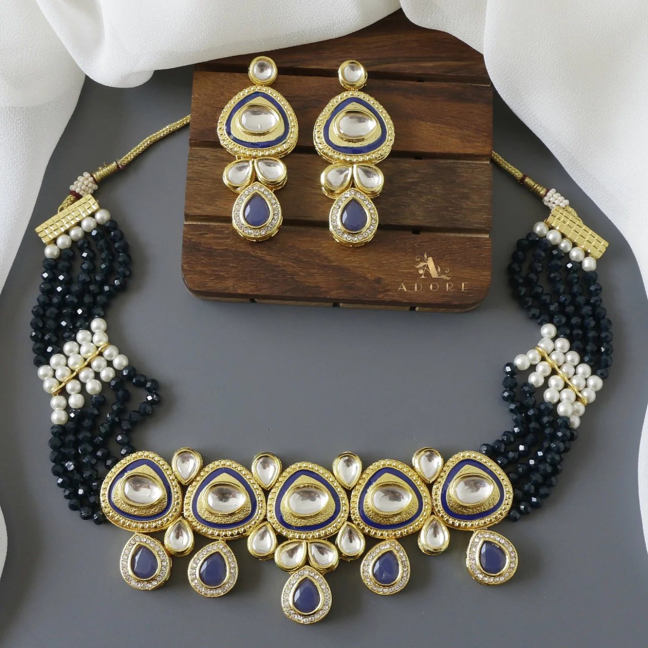 Neima Onyx Kundan Choker With Earring - Image 3