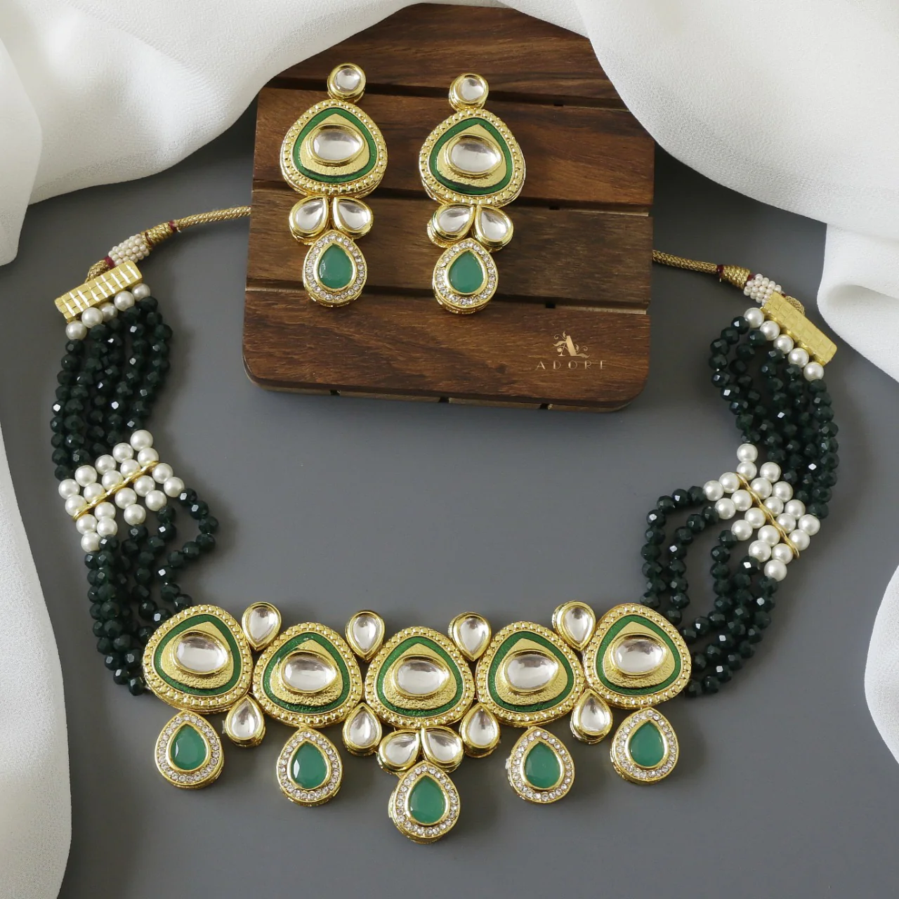 Neima Onyx Kundan Choker With Earring - Image 6