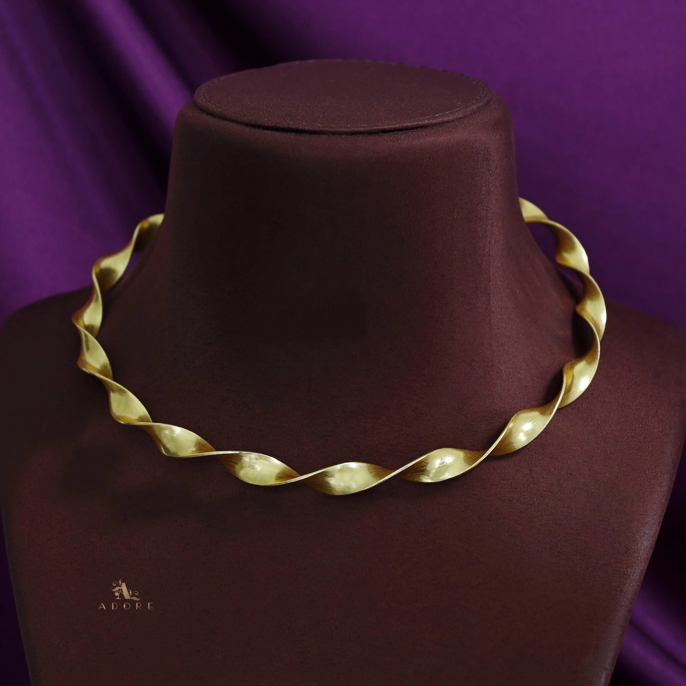Neora Golden Plated Curly Neck Cuff - Image 4