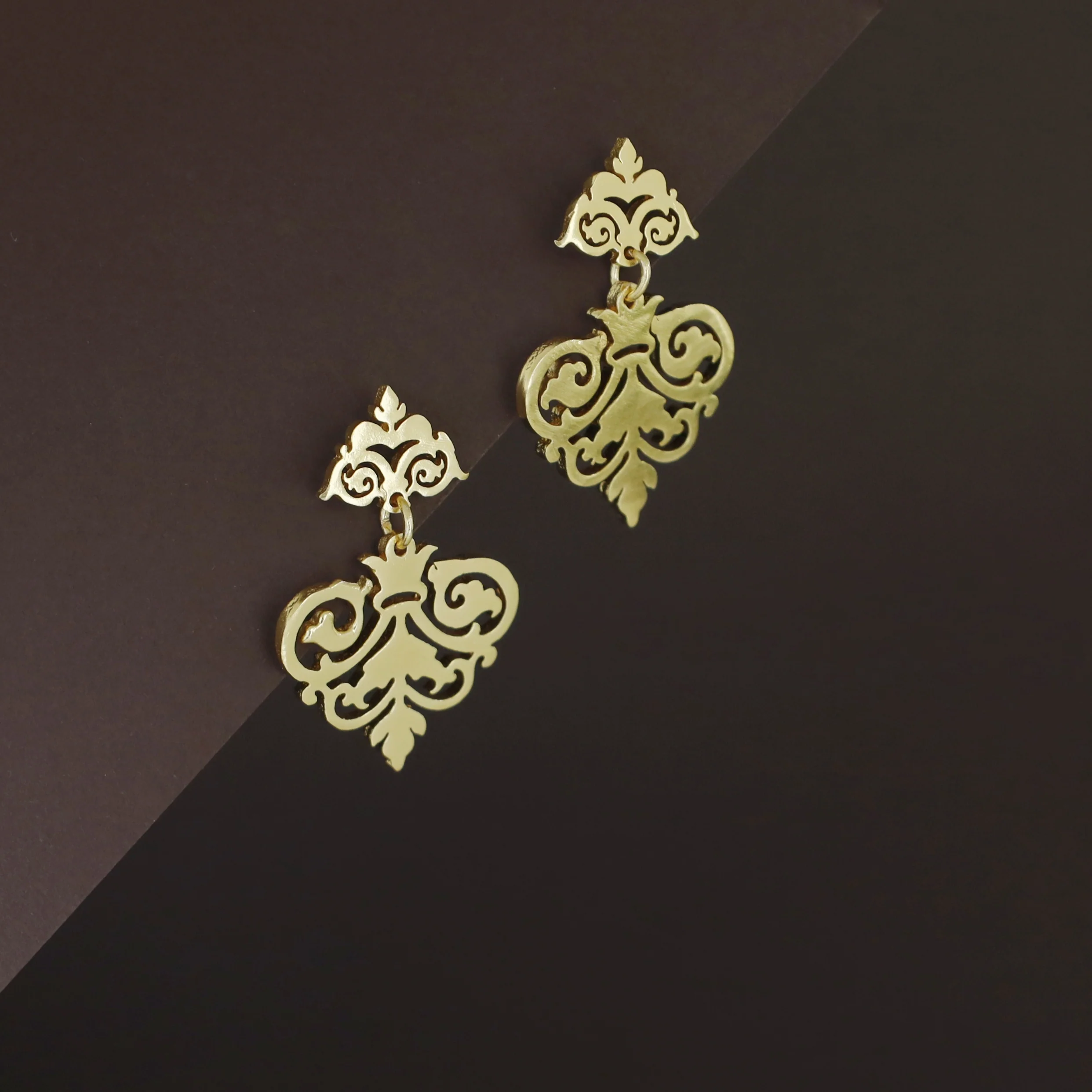 Nerin Golden Filigree Earring - Image 3