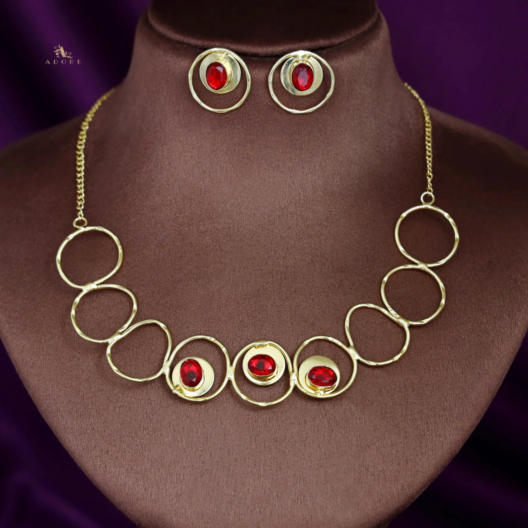Netra Golden Circle Glossy Neckpiece With Earring - Image 2