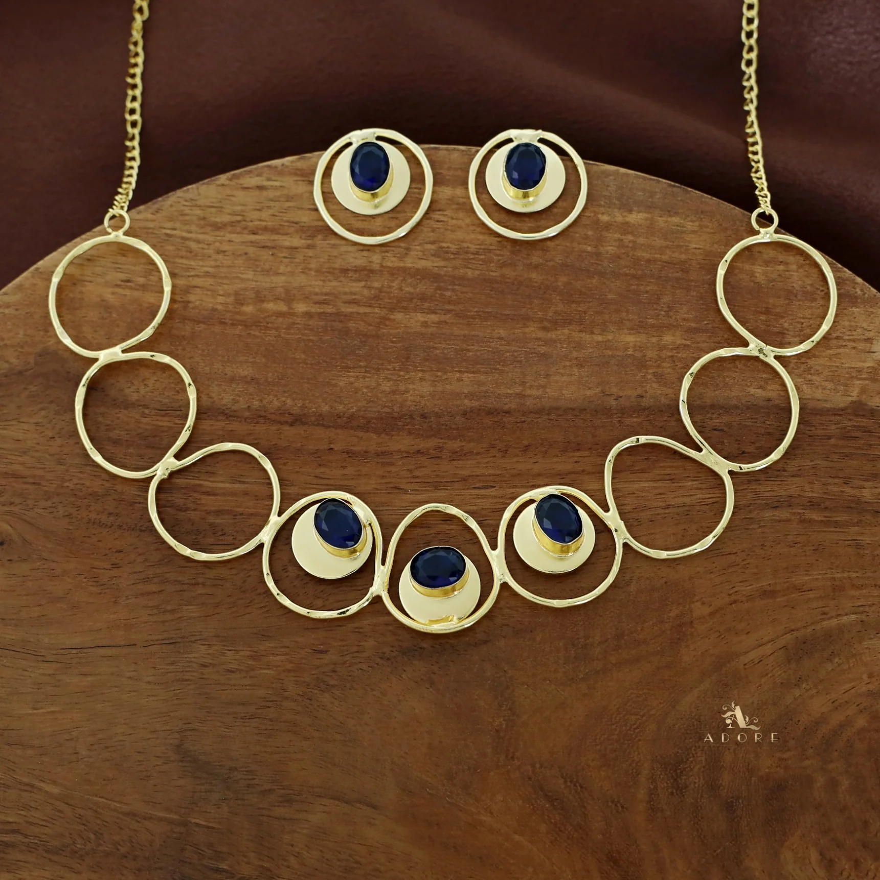 Netra Golden Circle Glossy Neckpiece With Earring - Image 4