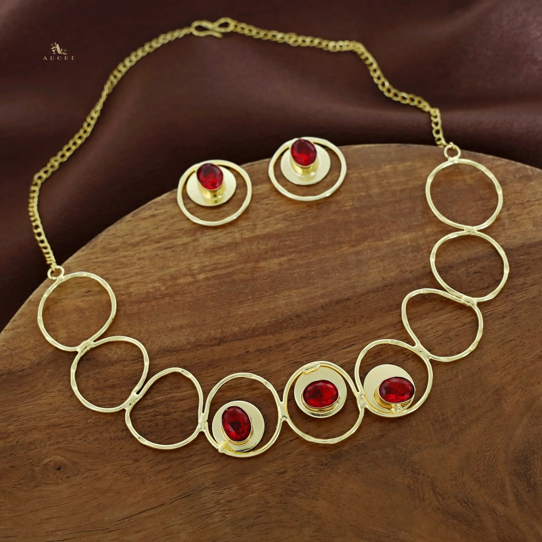 Netra Golden Circle Glossy Neckpiece With Earring - Image 9