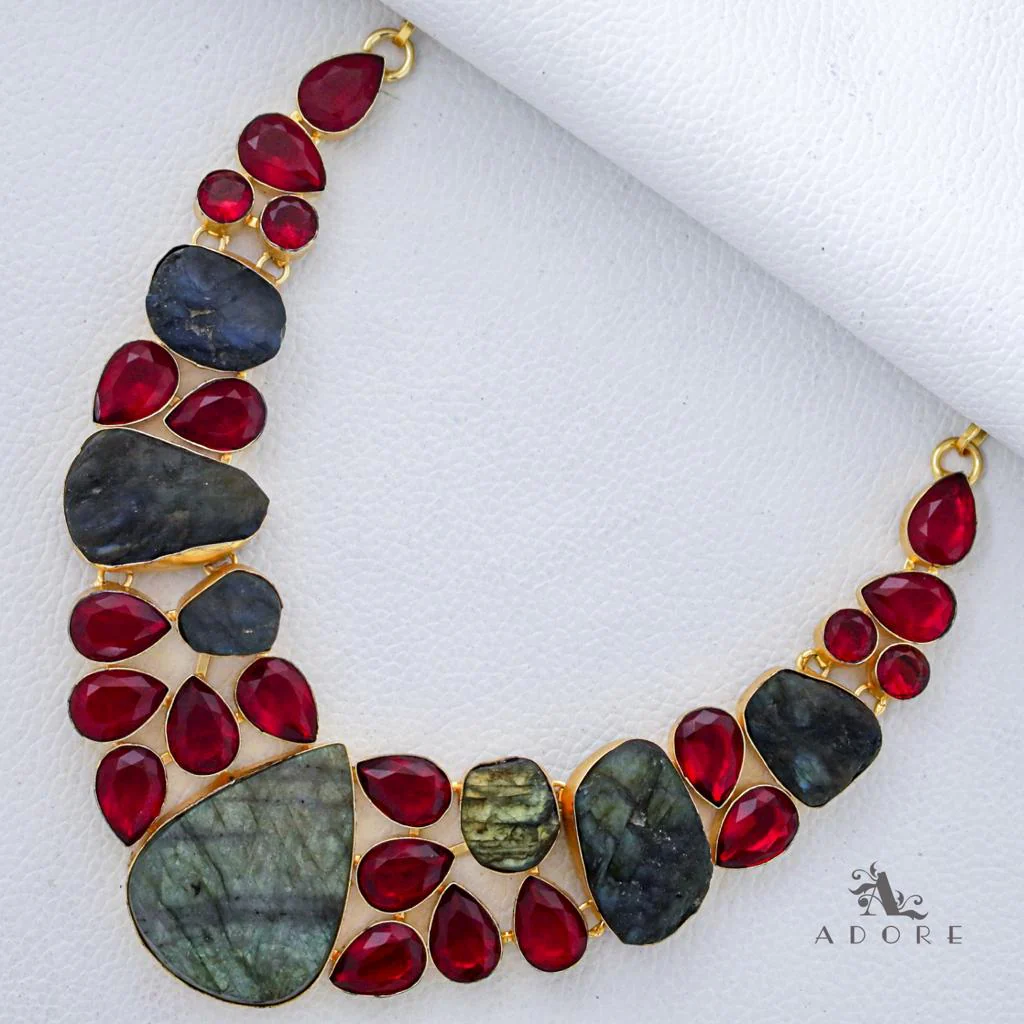 Nevinka Neckpiece - Image 2