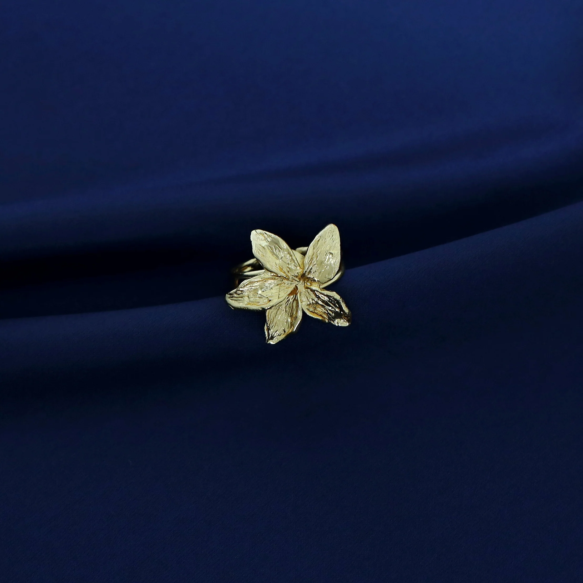 Nidhalya Golden Textured Flower Ring - Image 3