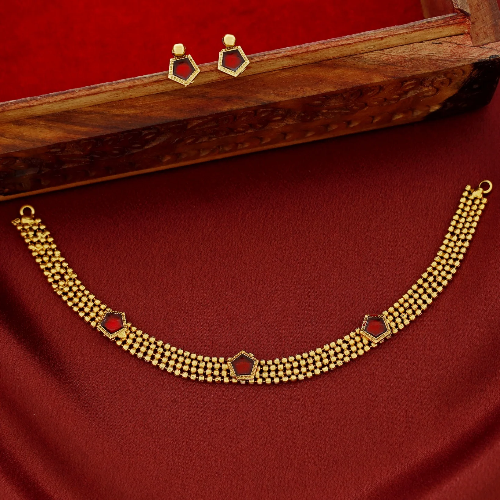 Nihari Golden Ball Enamel 3 Pentagon Choker With Stud - Image 3