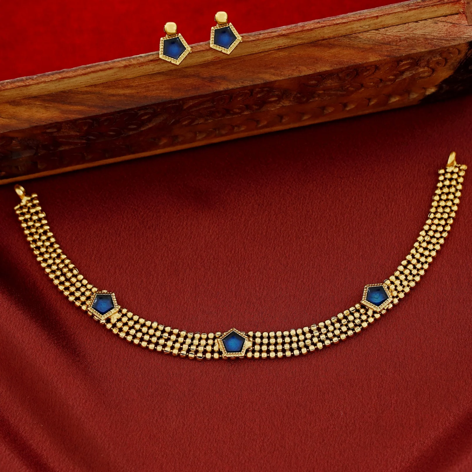 Nihari Golden Ball Enamel 3 Pentagon Choker With Stud - Image 6