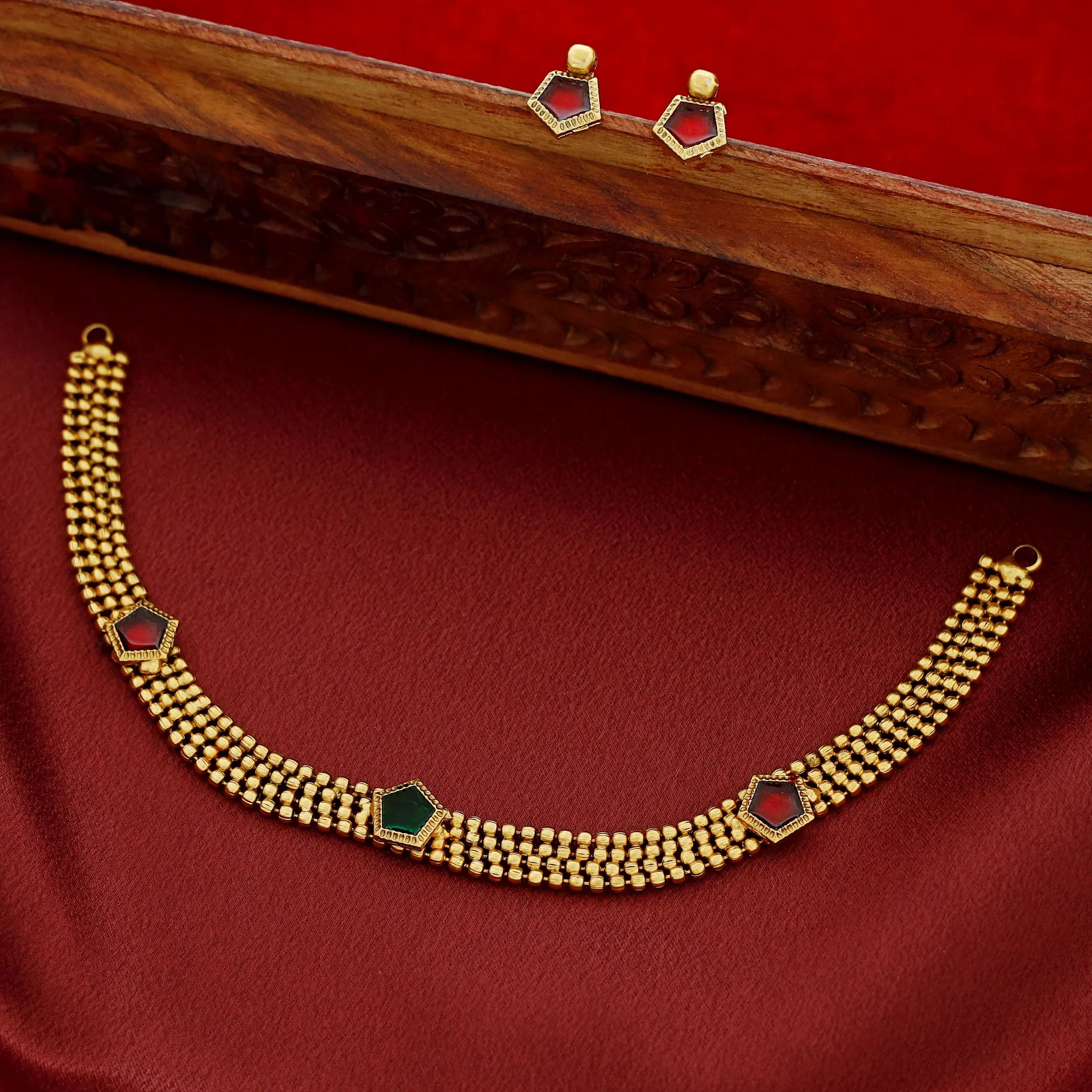 Nihari Golden Ball Enamel 3 Pentagon Choker With Stud - Image 8