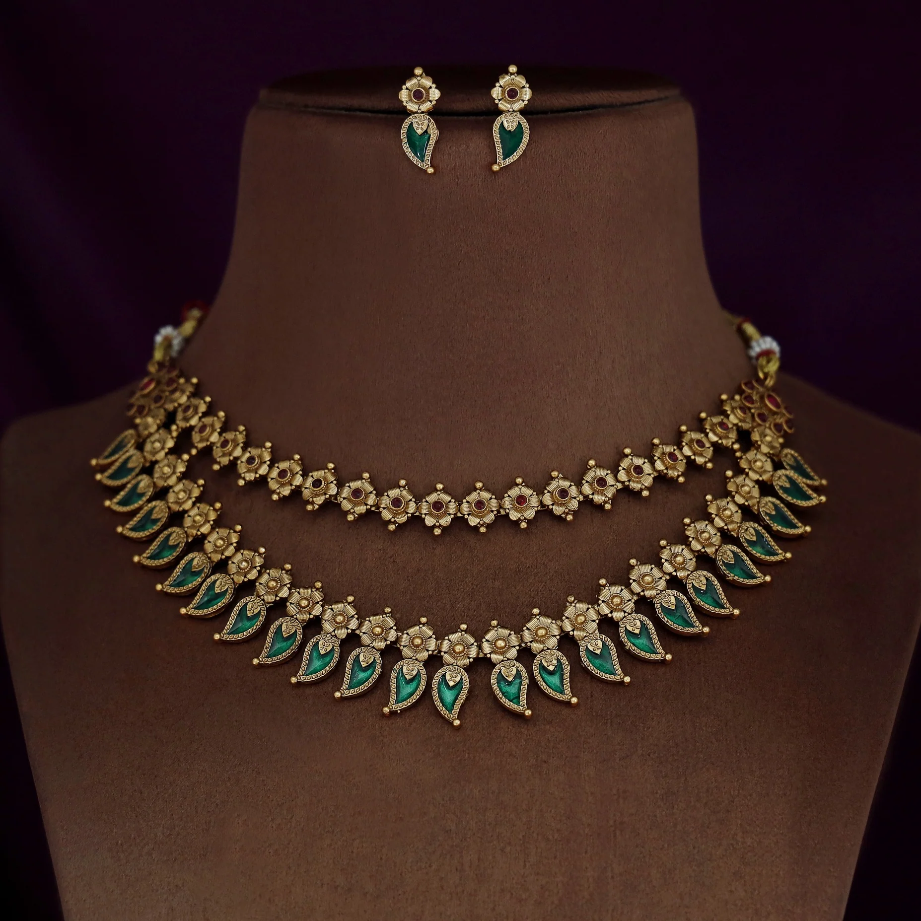 Nilanka 2 Layer Enamel Floral Neckpiece With Earring - Image 4