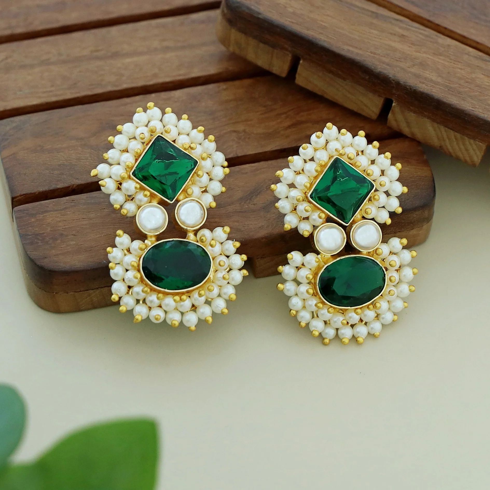 Nimora Dual Glossy Cluster Pearl Earring - Image 3