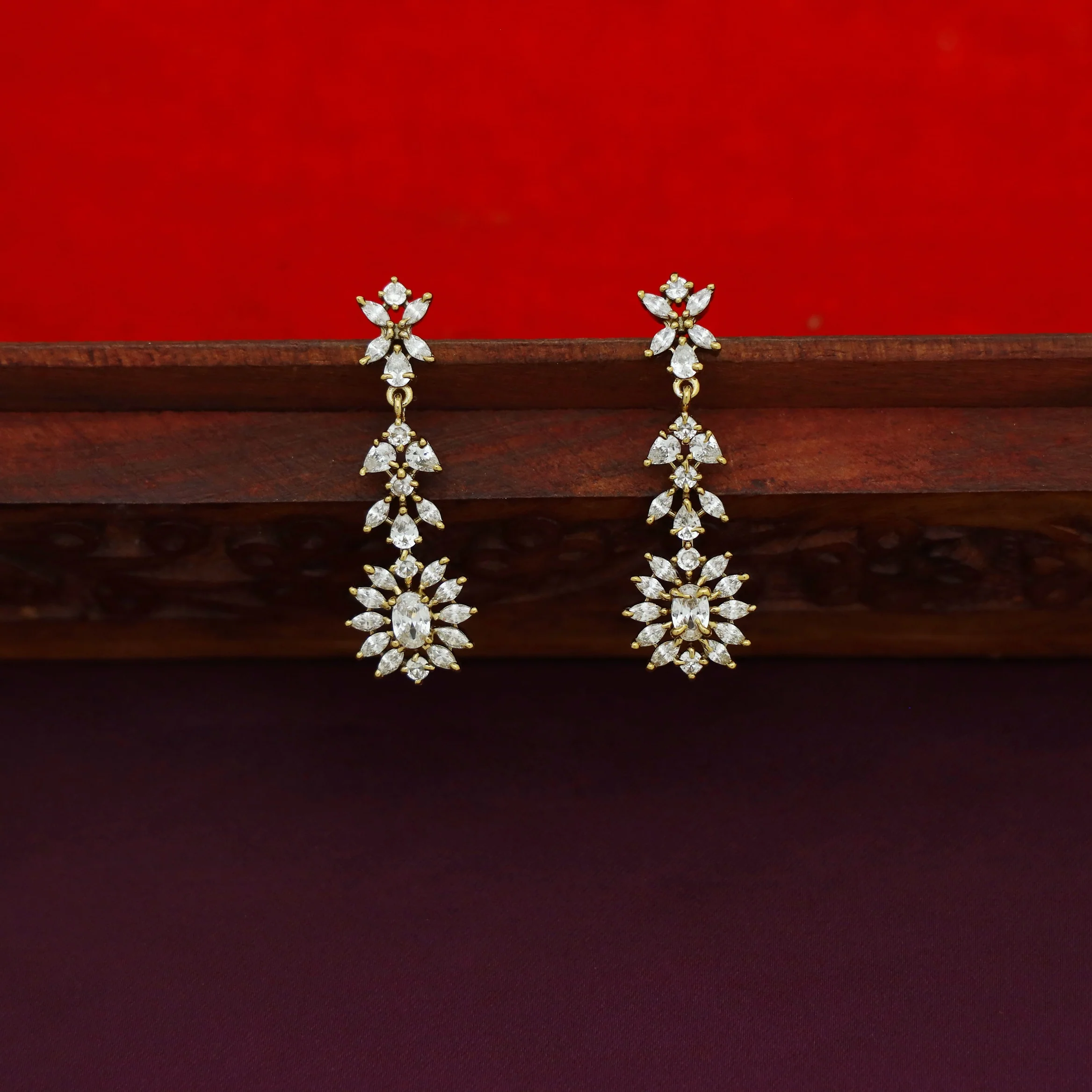 Ninat AD Stone Short Neckpiece / Choker With Earring - Image 5