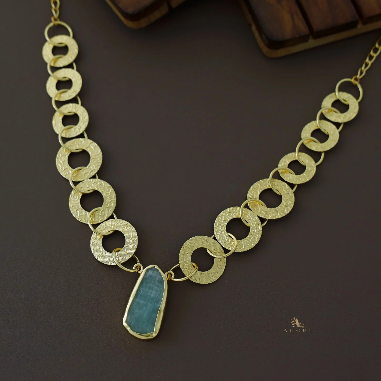 Nirja Raw Stone Textured Round Rings Neckpiece - Image 6