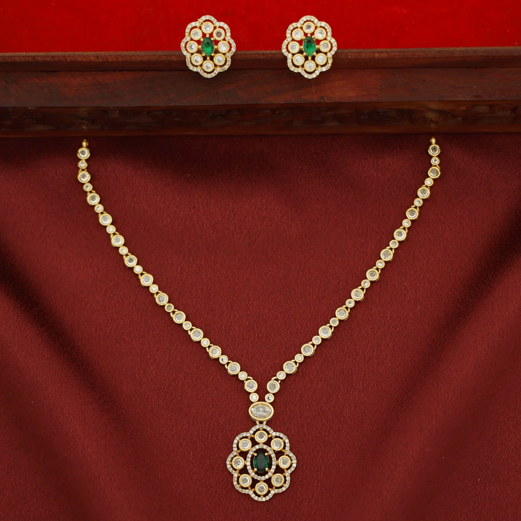 Nirvika Flower Pendant Neckpiece With Stud - Image 2