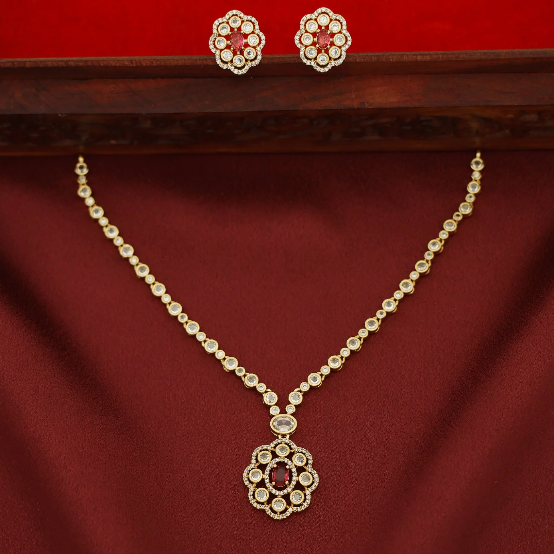 Nirvika Flower Pendant Neckpiece With Stud - Image 3