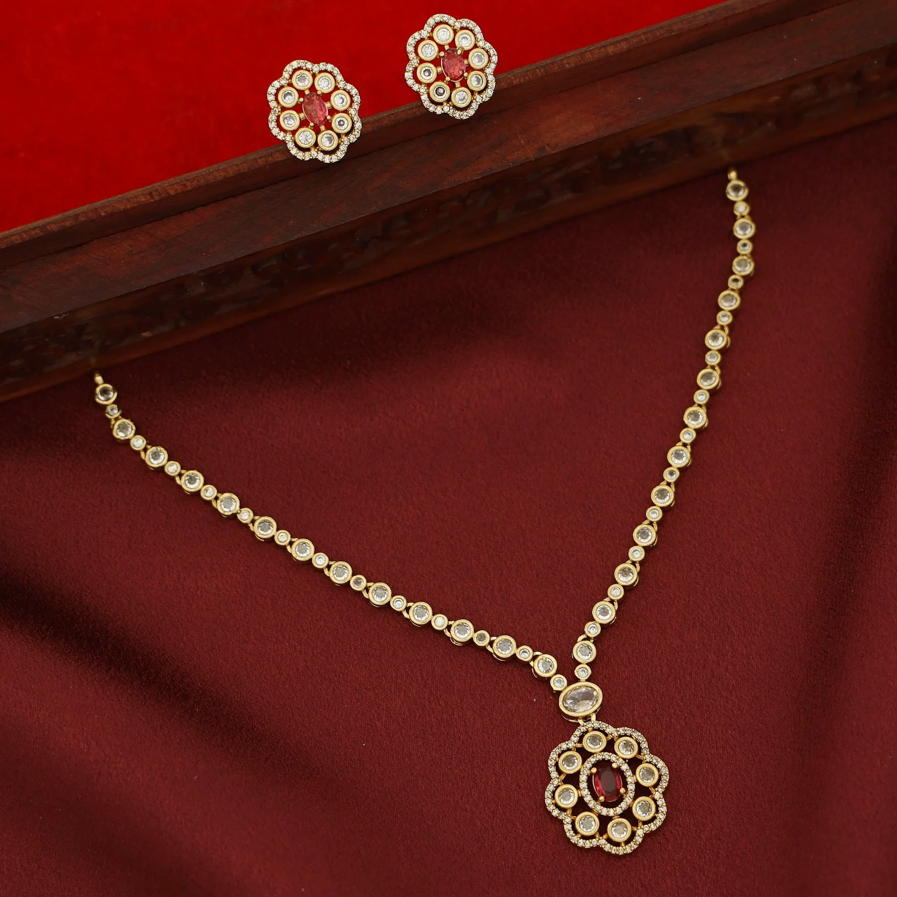 Nirvika Flower Pendant Neckpiece With Stud - Image 5