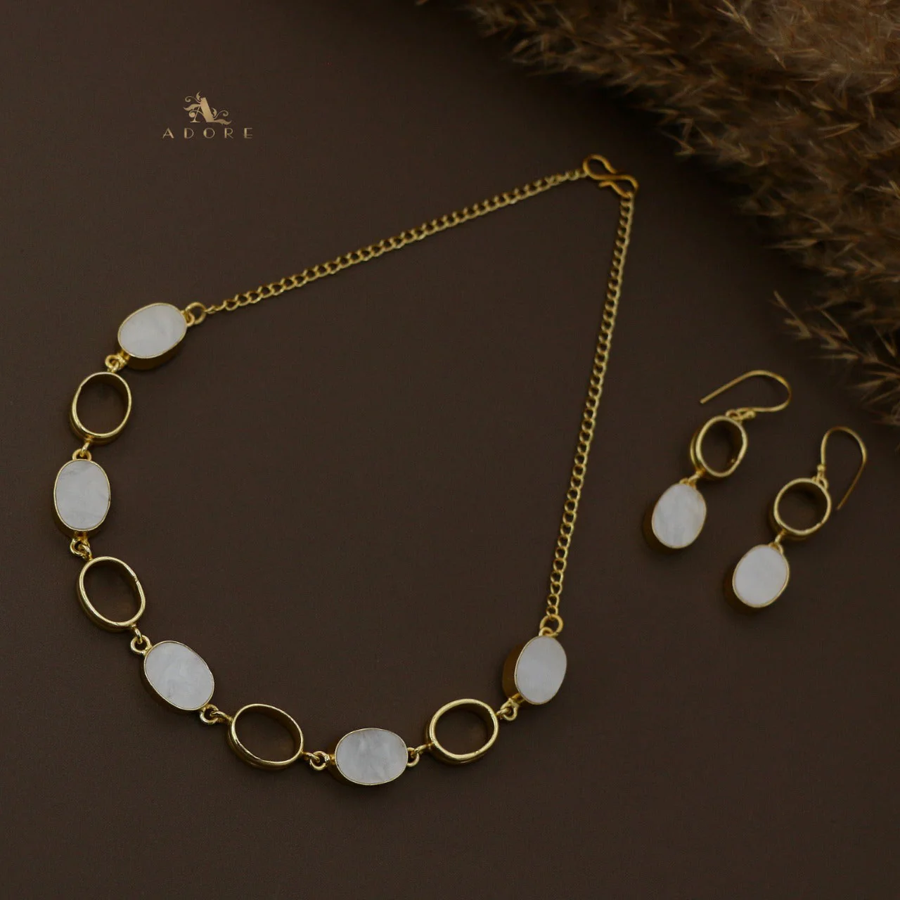 Nishana Oval MOP Neckpiece / Choker With Drop - Image 3