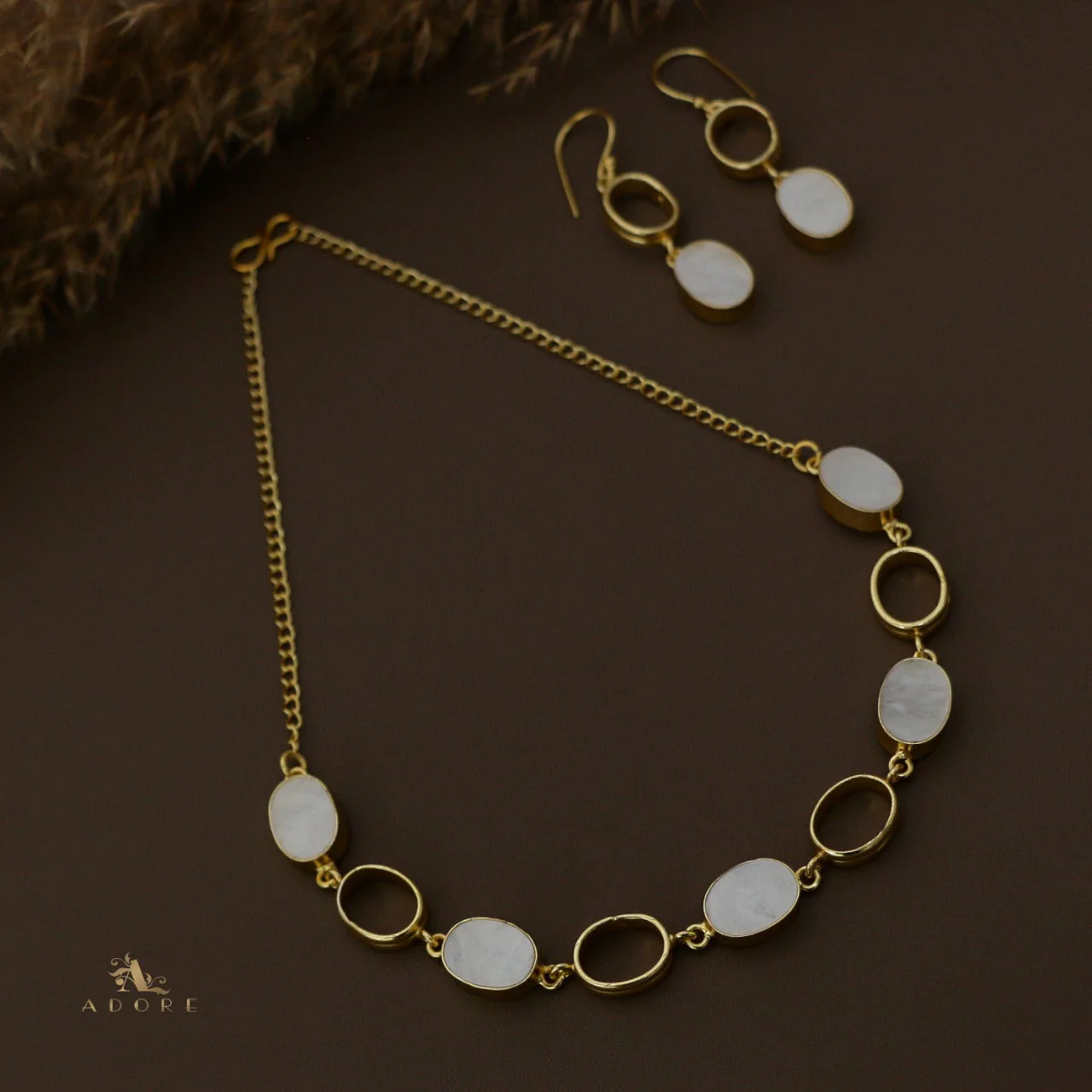 Nishana Oval MOP Neckpiece / Choker With Drop - Image 5